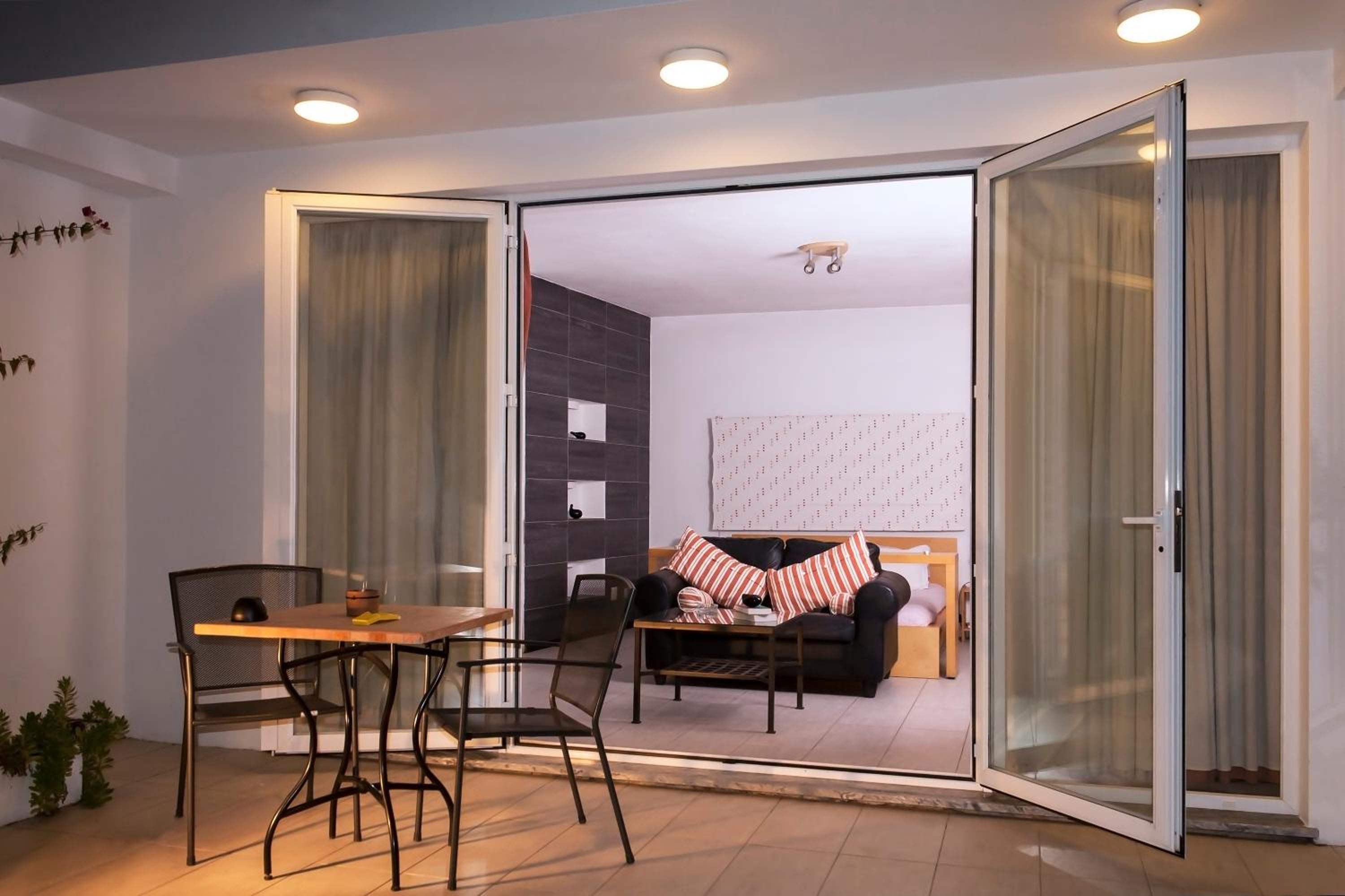 Double Room - Photo 6
