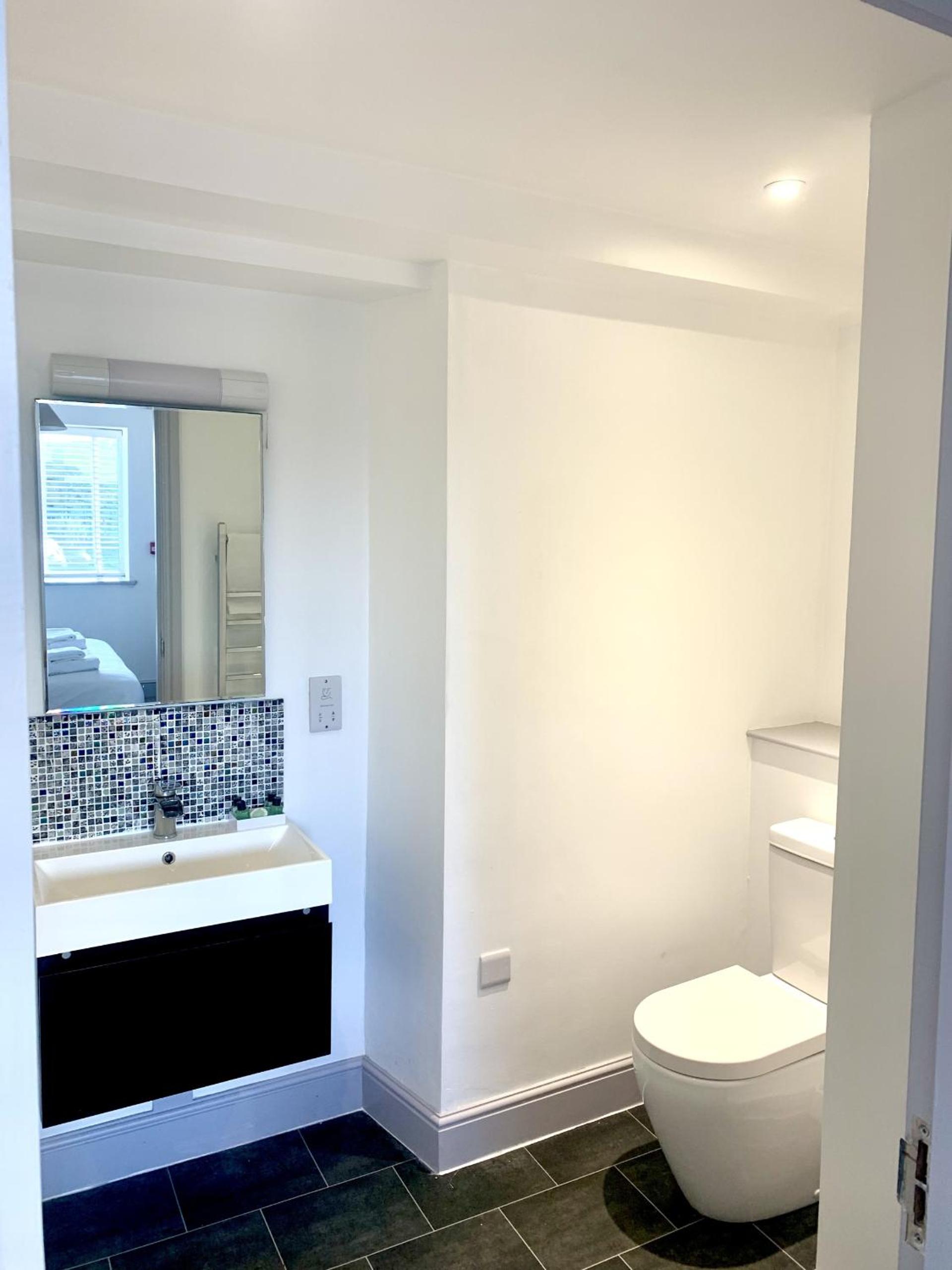 Standard Double or Twin Room - Photo 2