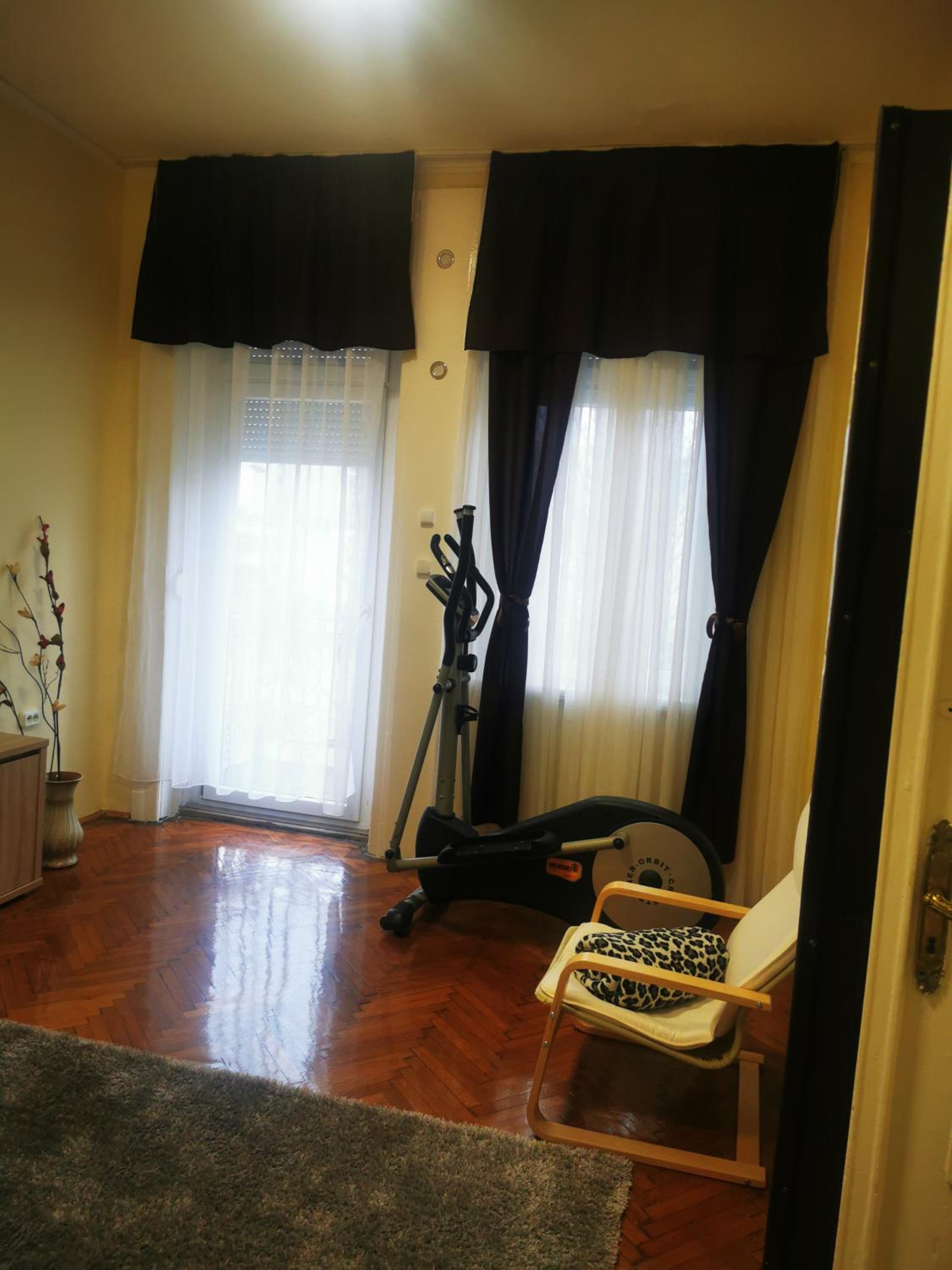 One-Bedroom Apartment photo 3