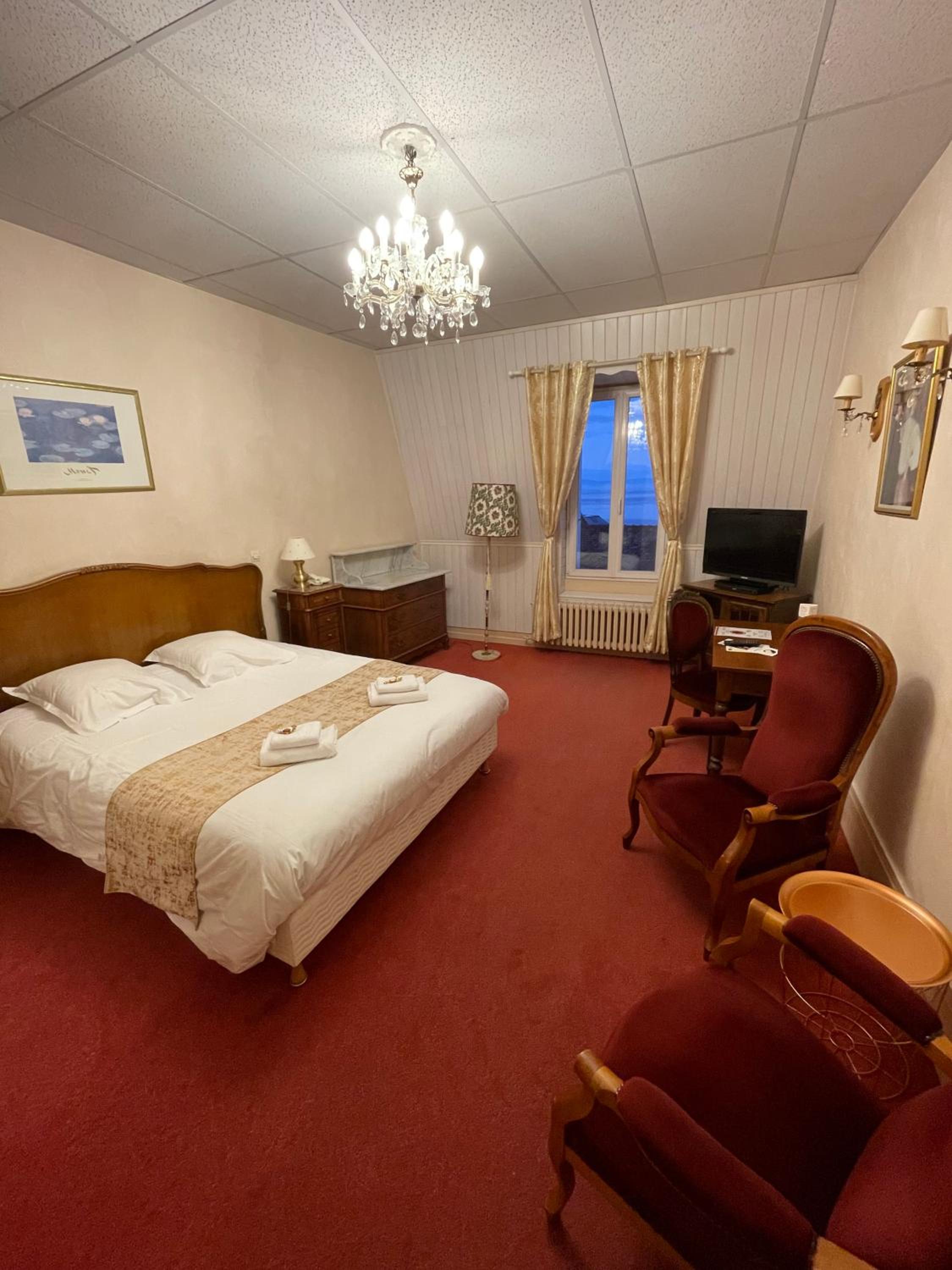 Deluxe Double Room - Photo 9