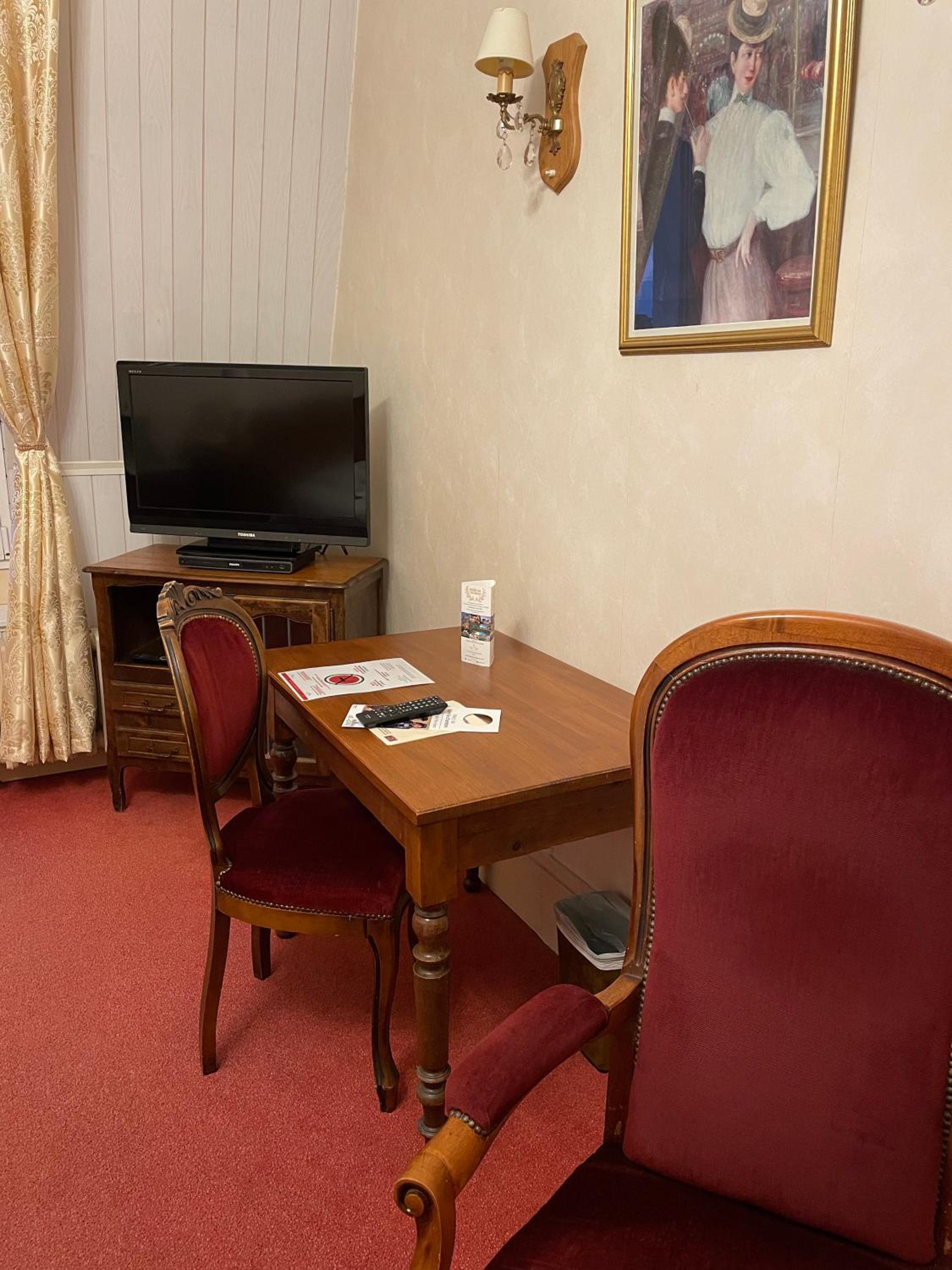 Deluxe Double Room - Photo 10