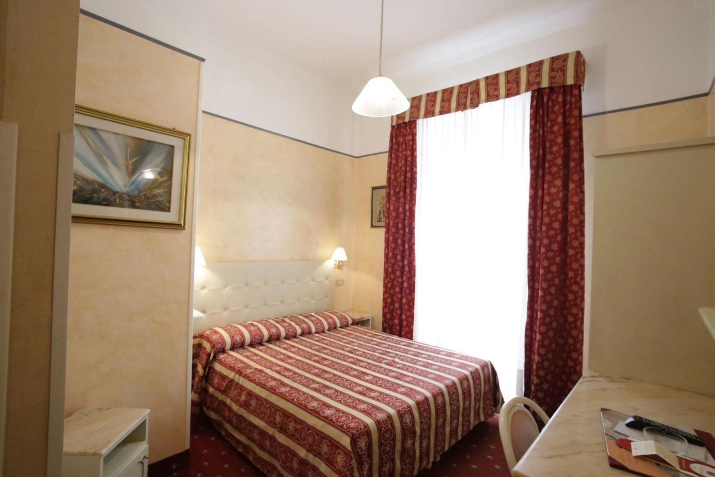 Double Room - Photo 2