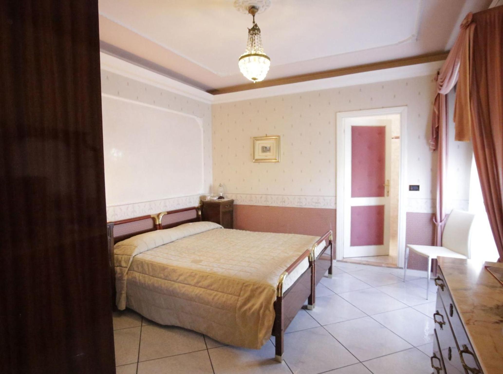 Triple Room - Photo 6