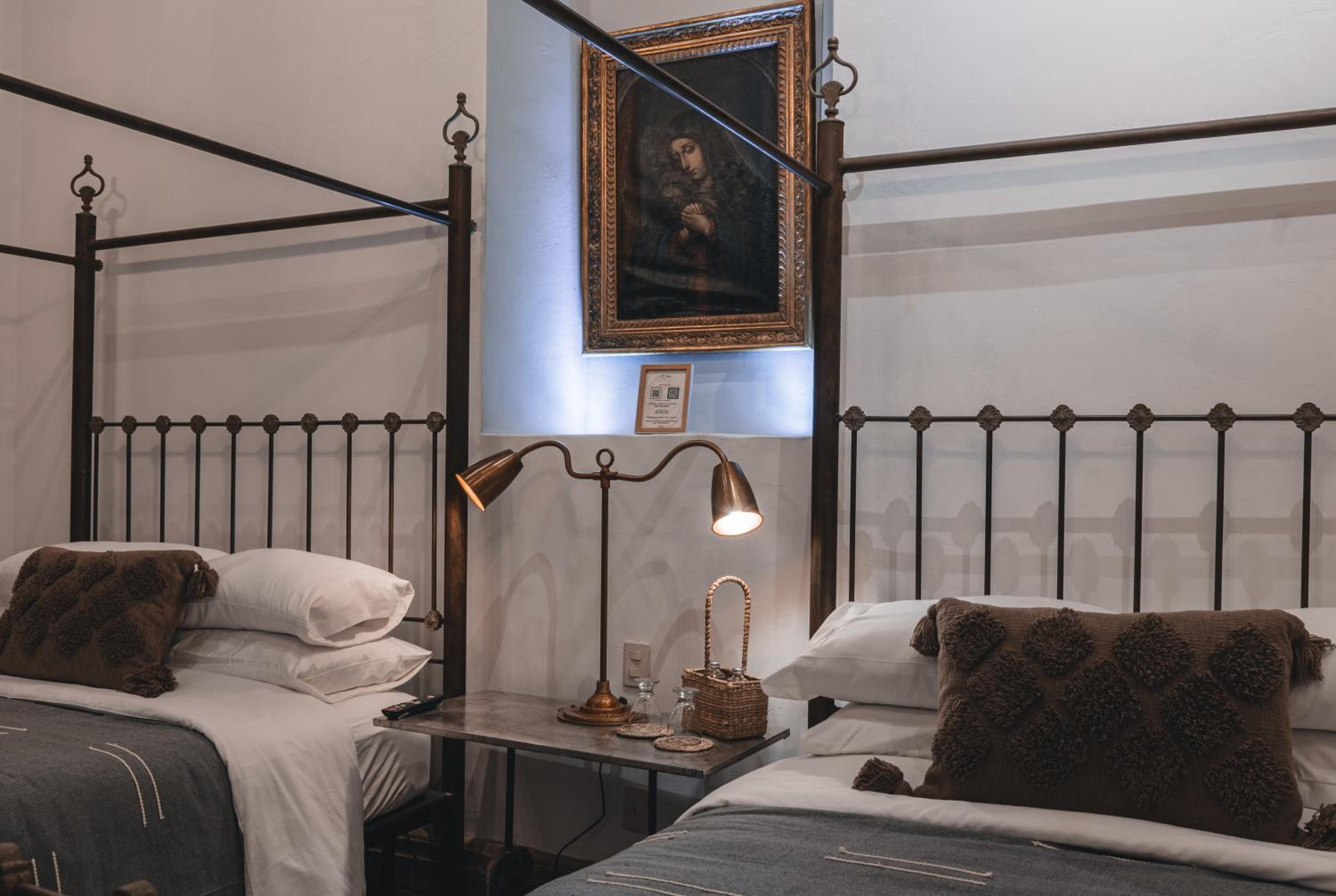 Deluxe Queen Room with Two Queen Beds - Photo 14