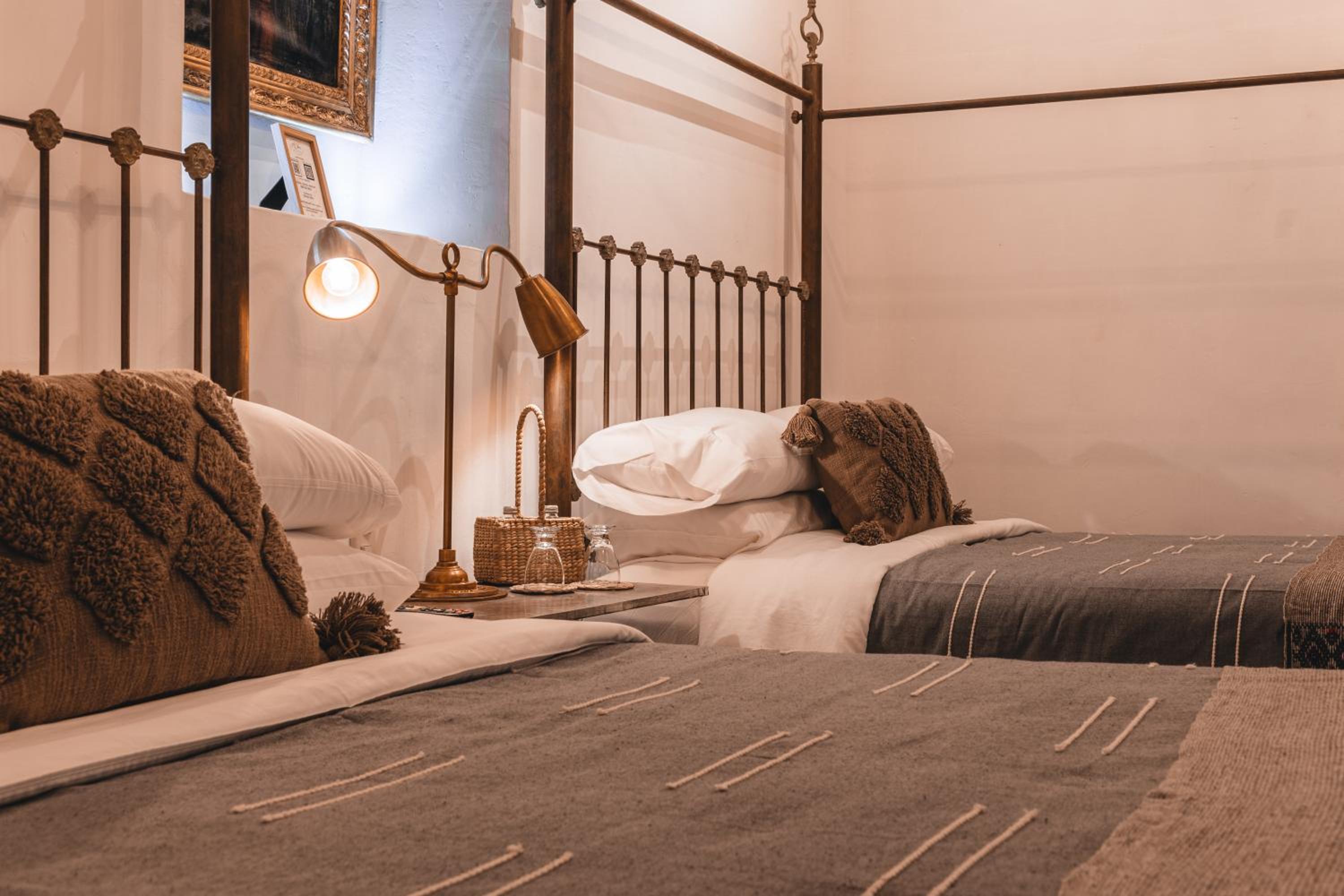 Deluxe Queen Room with Two Queen Beds - Photo 3