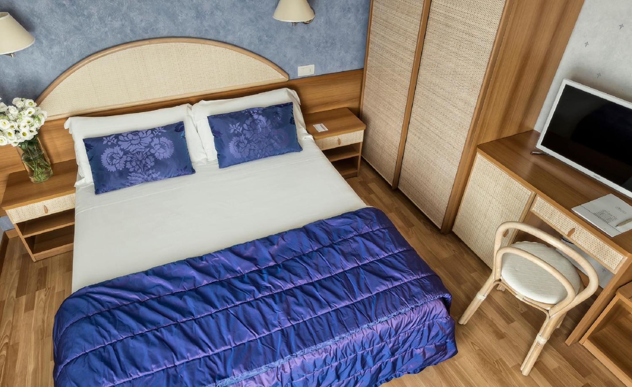 Classic Double or Twin Room - Photo 3