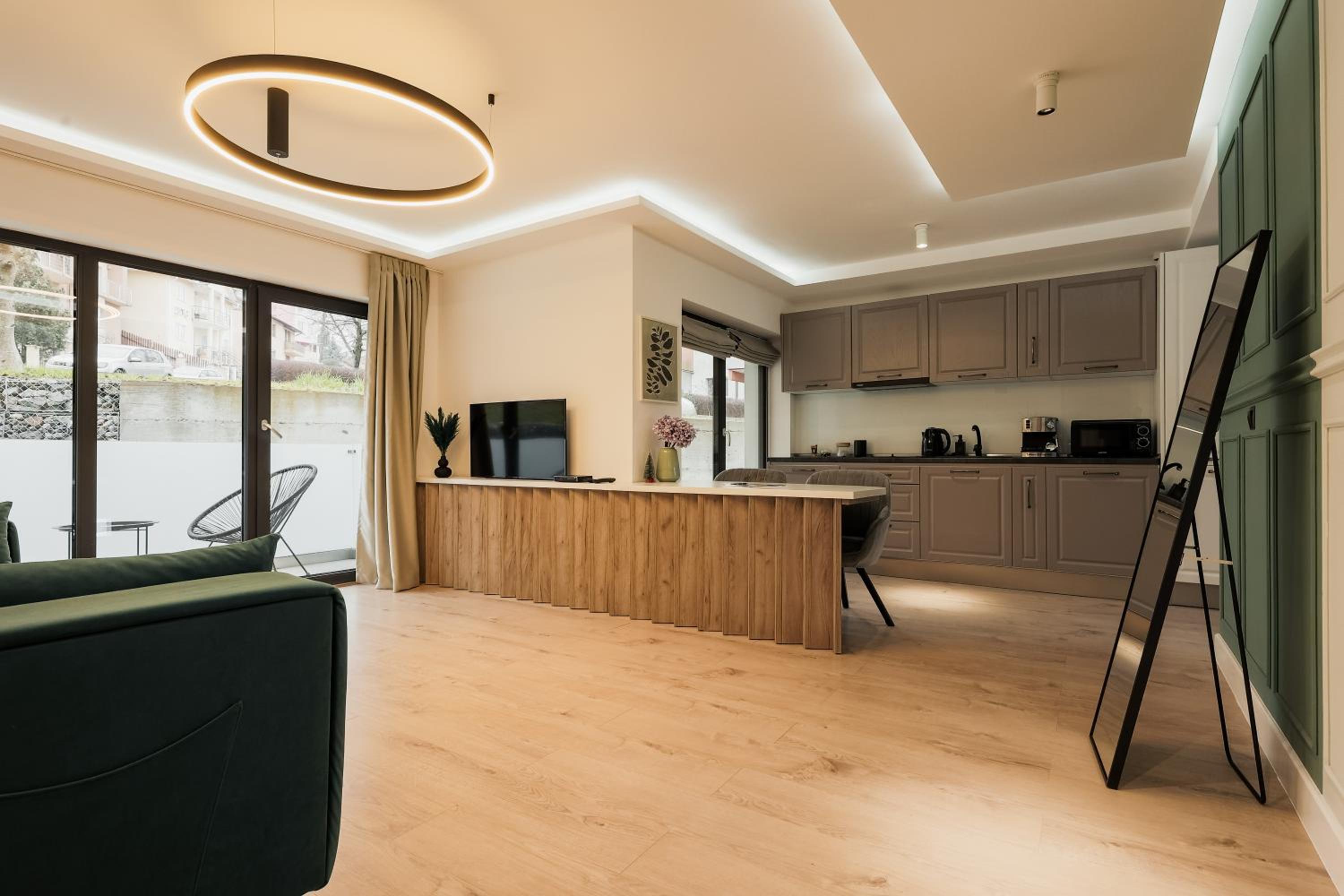 Apartment with Balcony - Photo 3