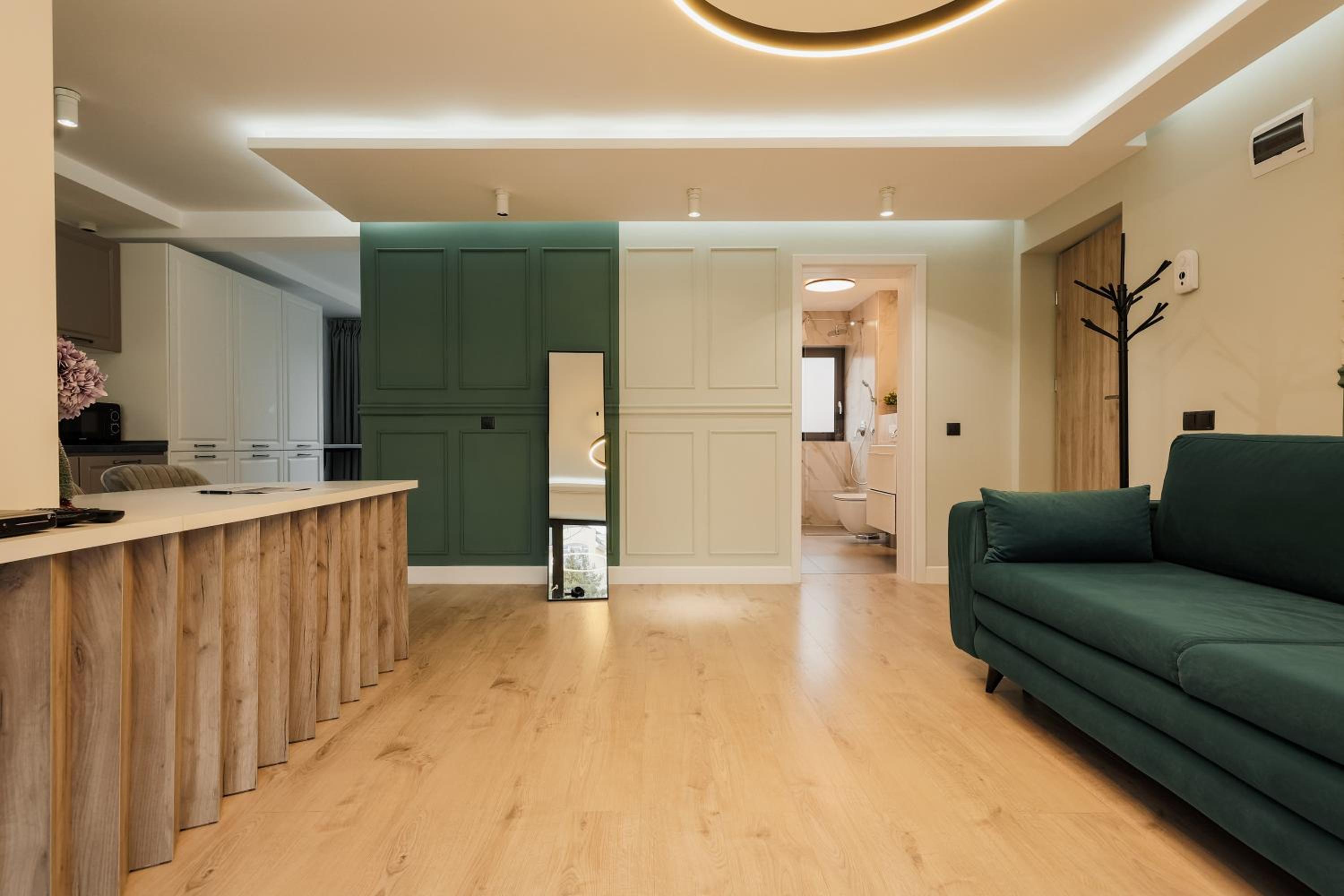 Apartment with Balcony - Photo 12