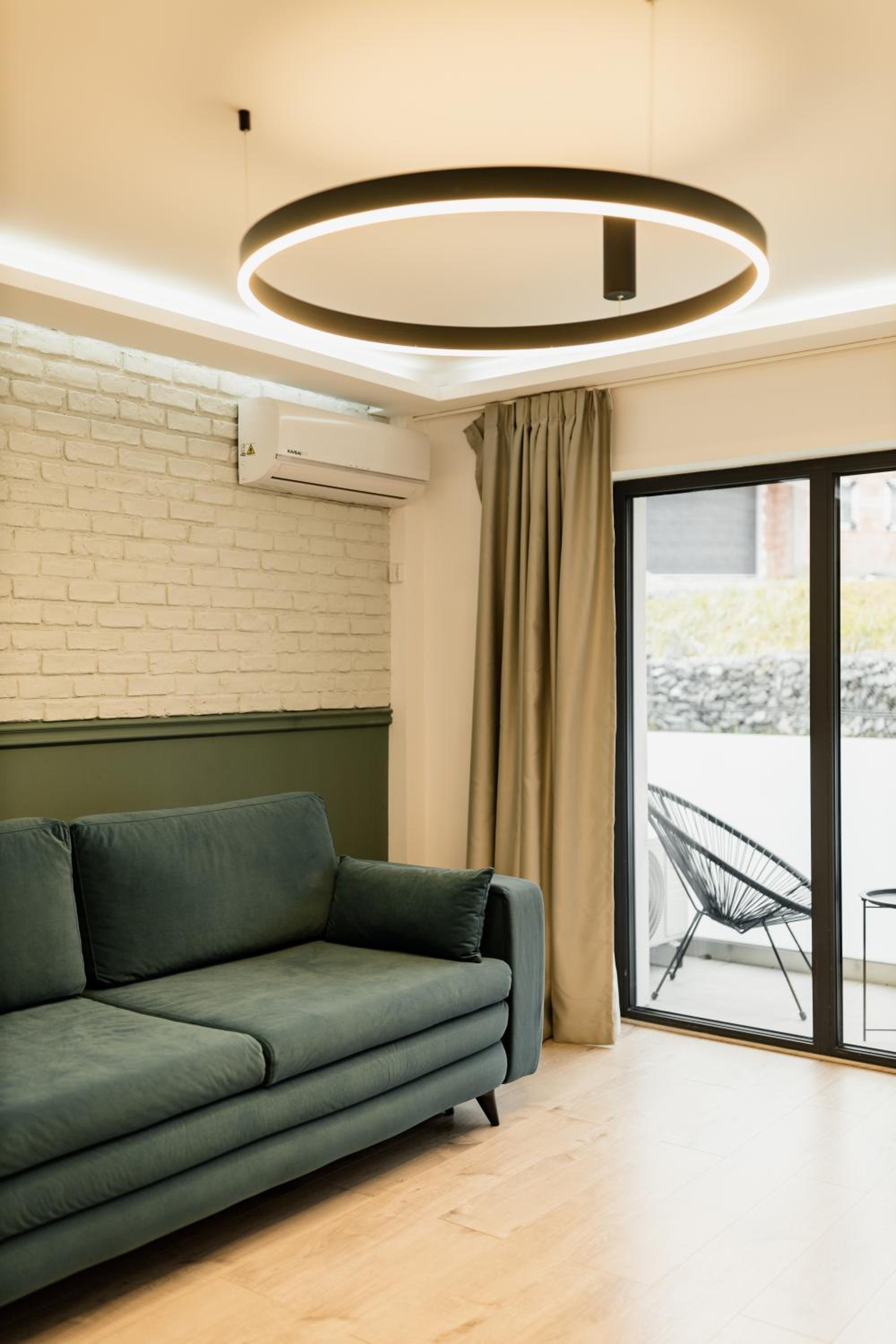 Apartment with Balcony - Photo 16