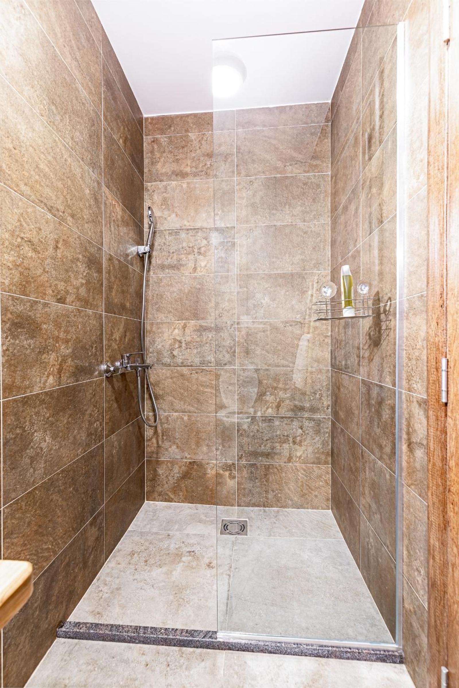Triple Room with Private Bathroom photo 3