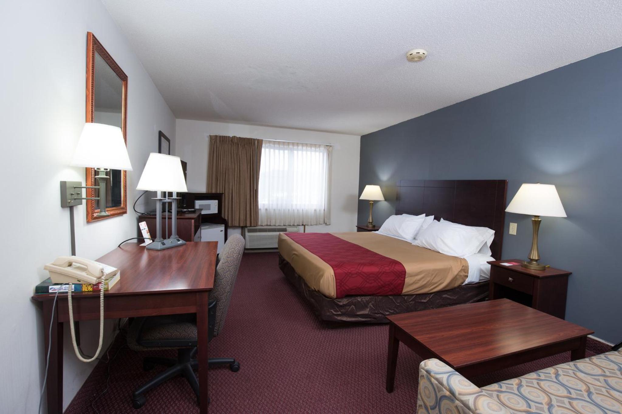 King Room - Non-Smoking - Photo 2