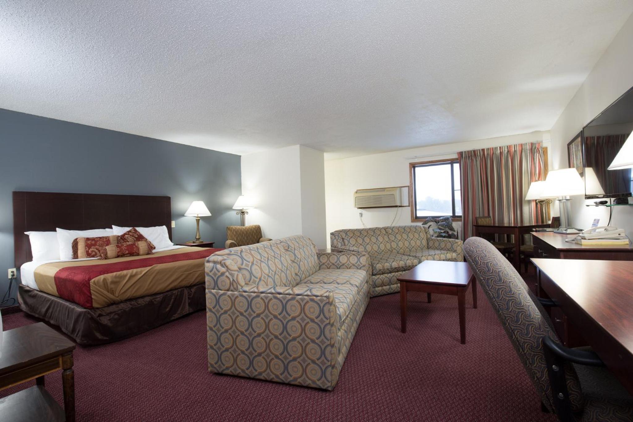 King Suite - Non-Smoking - Photo 3