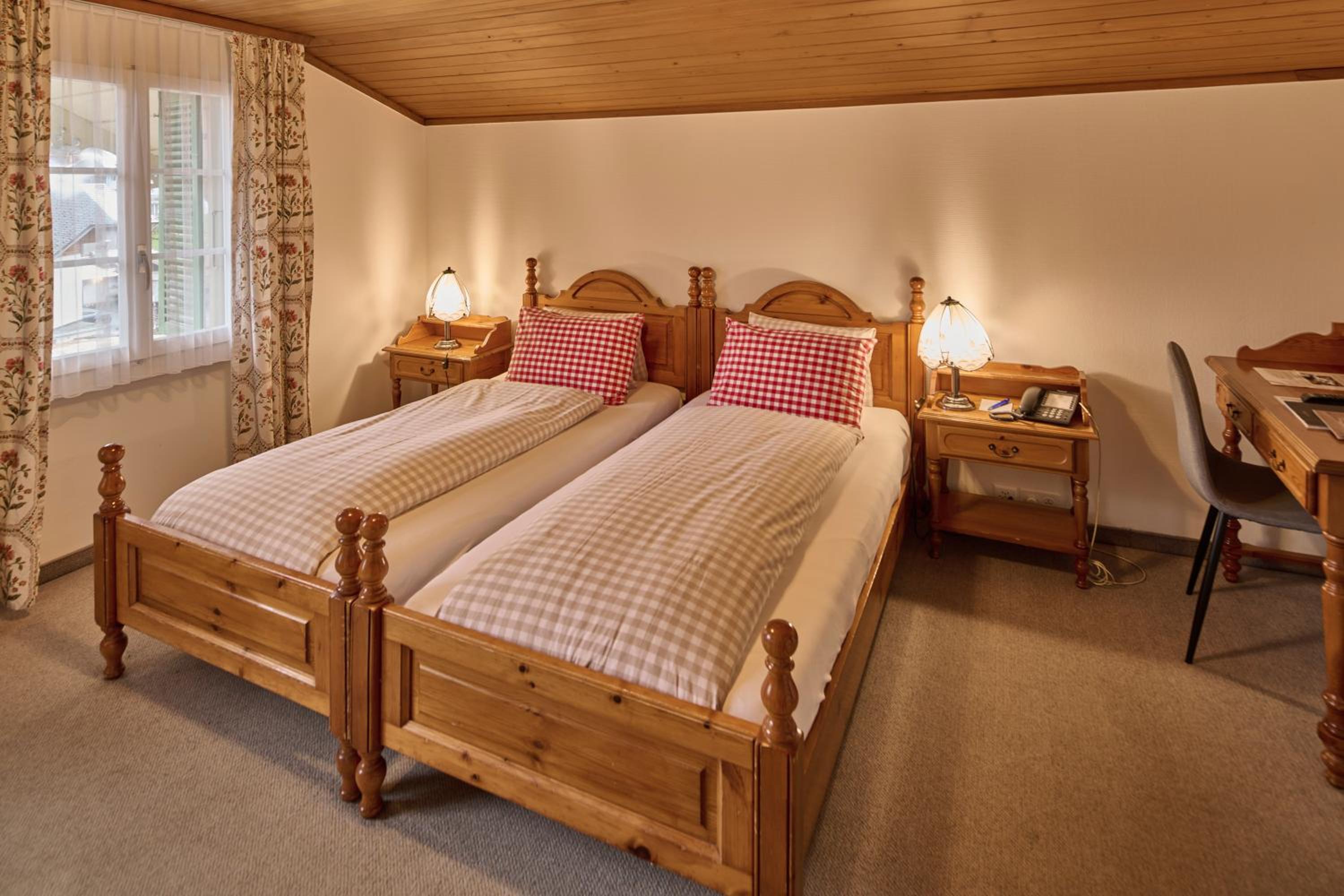 Standard Double or Twin Room - Photo 7