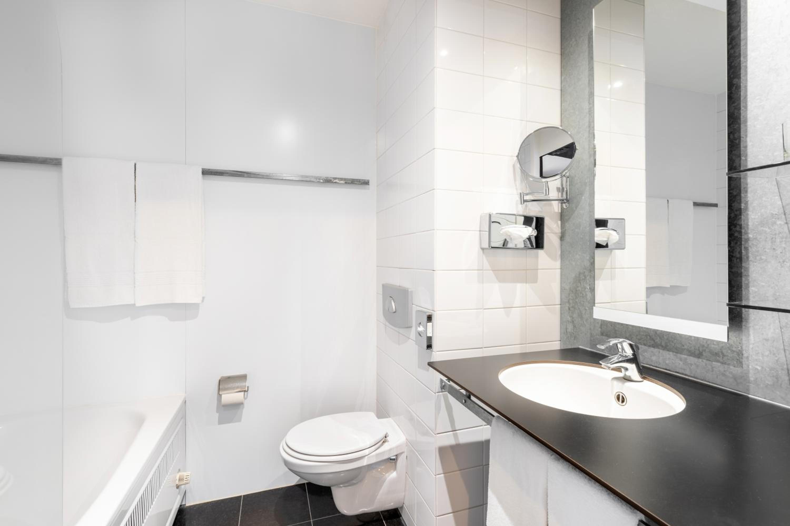 Standard Double Or Twin Room - Photo 8