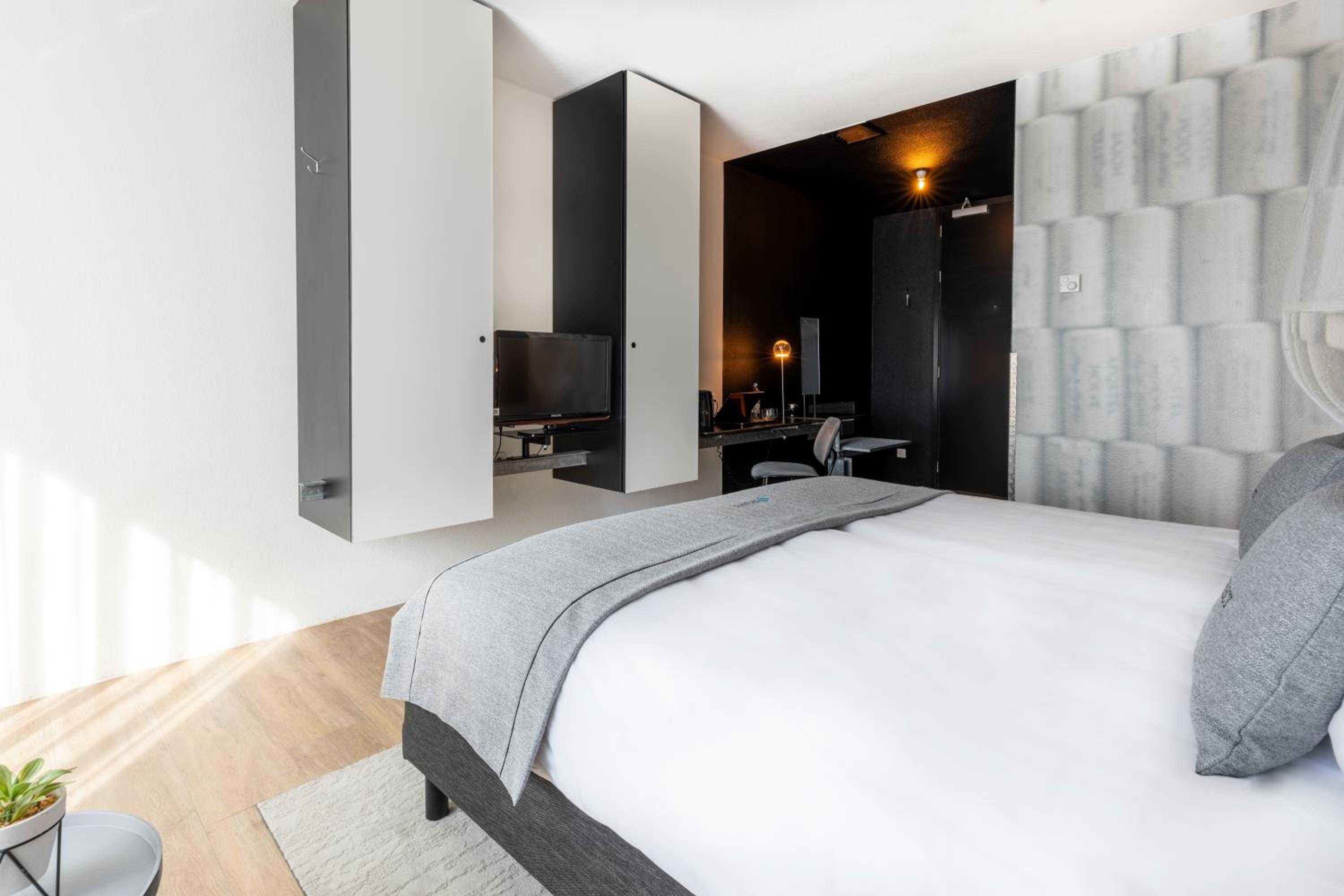 Standard Double Or Twin Room - Photo 6