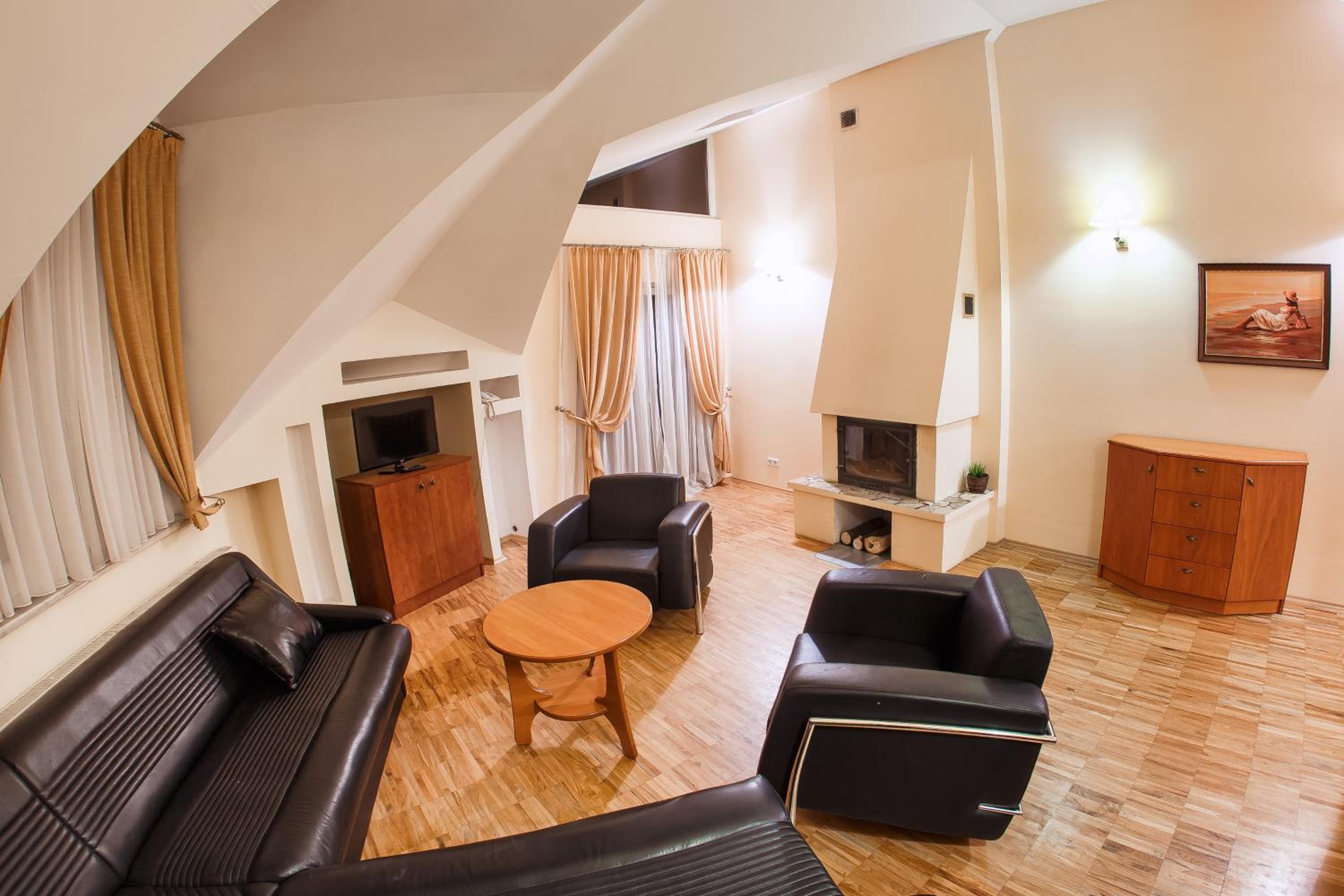 Deluxe Apartment photo 2