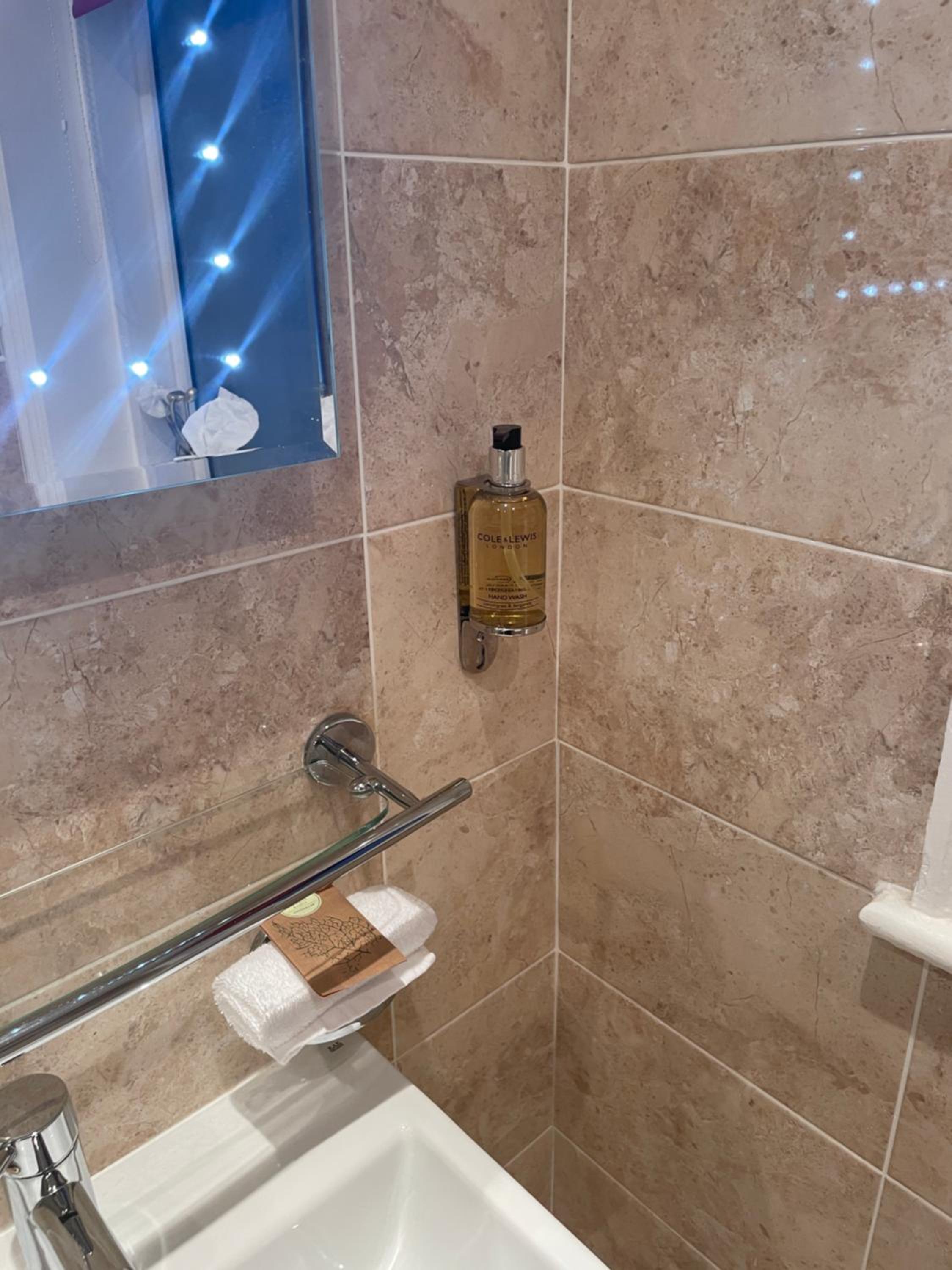Small Double Room - Photo 20