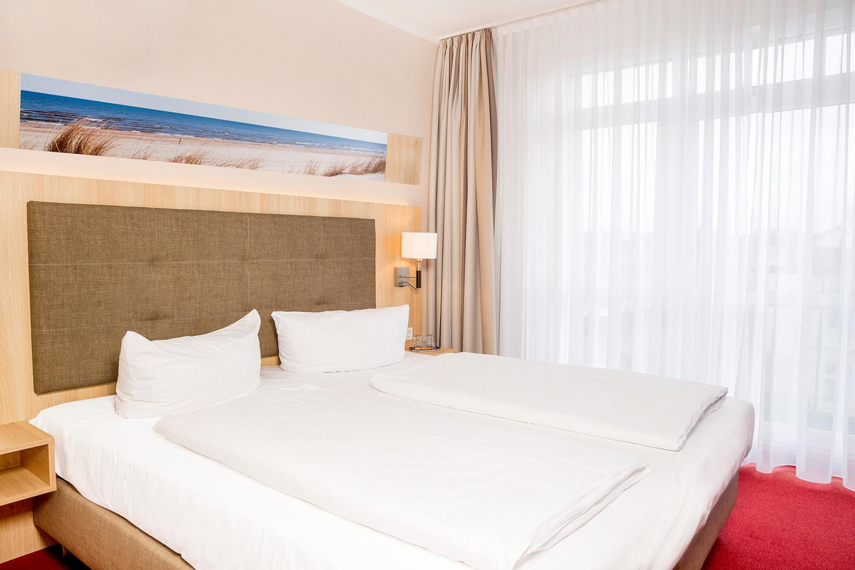 Double Room with Terrace thumbnail 6