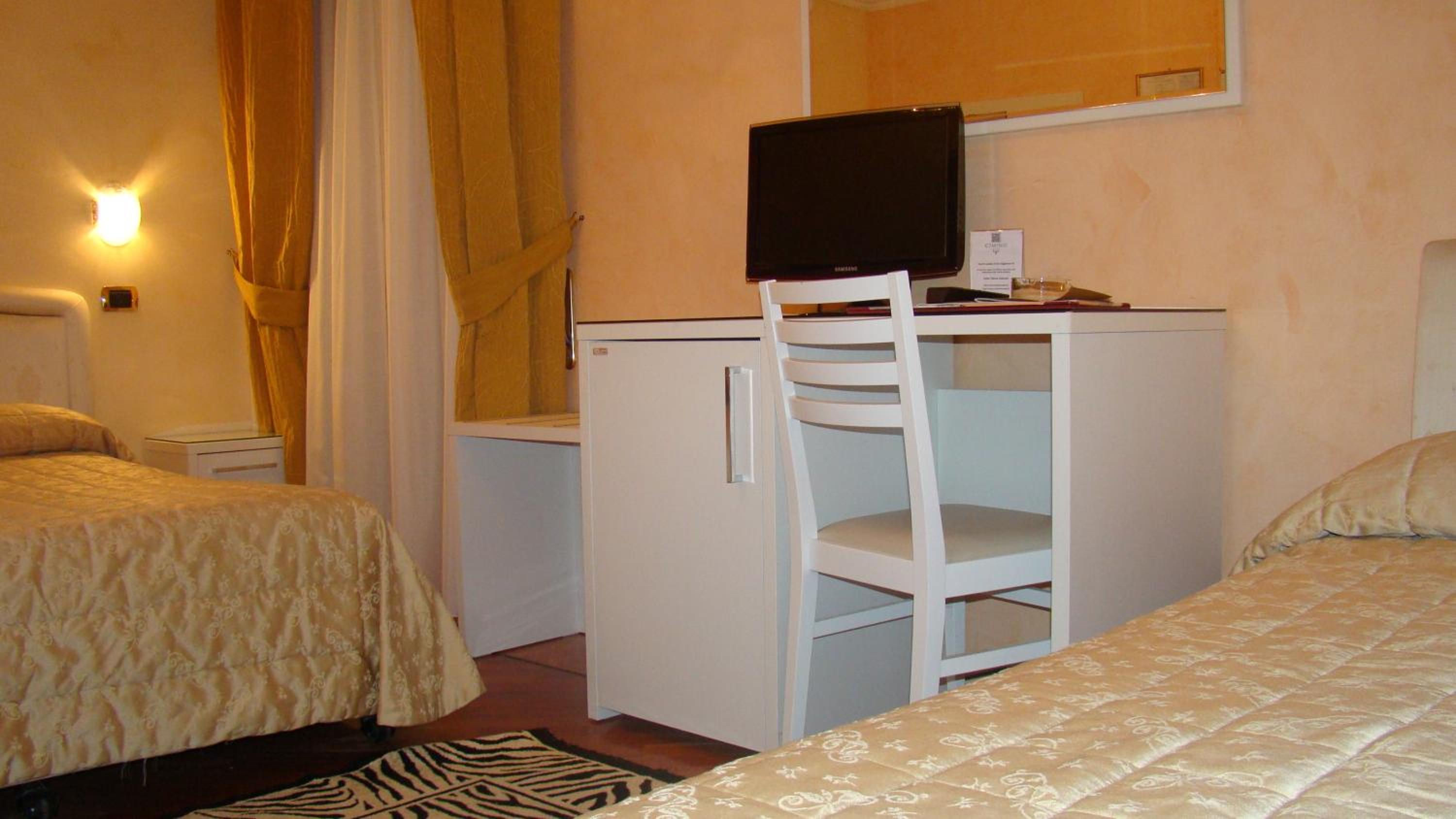 Triple Room - Photo 8