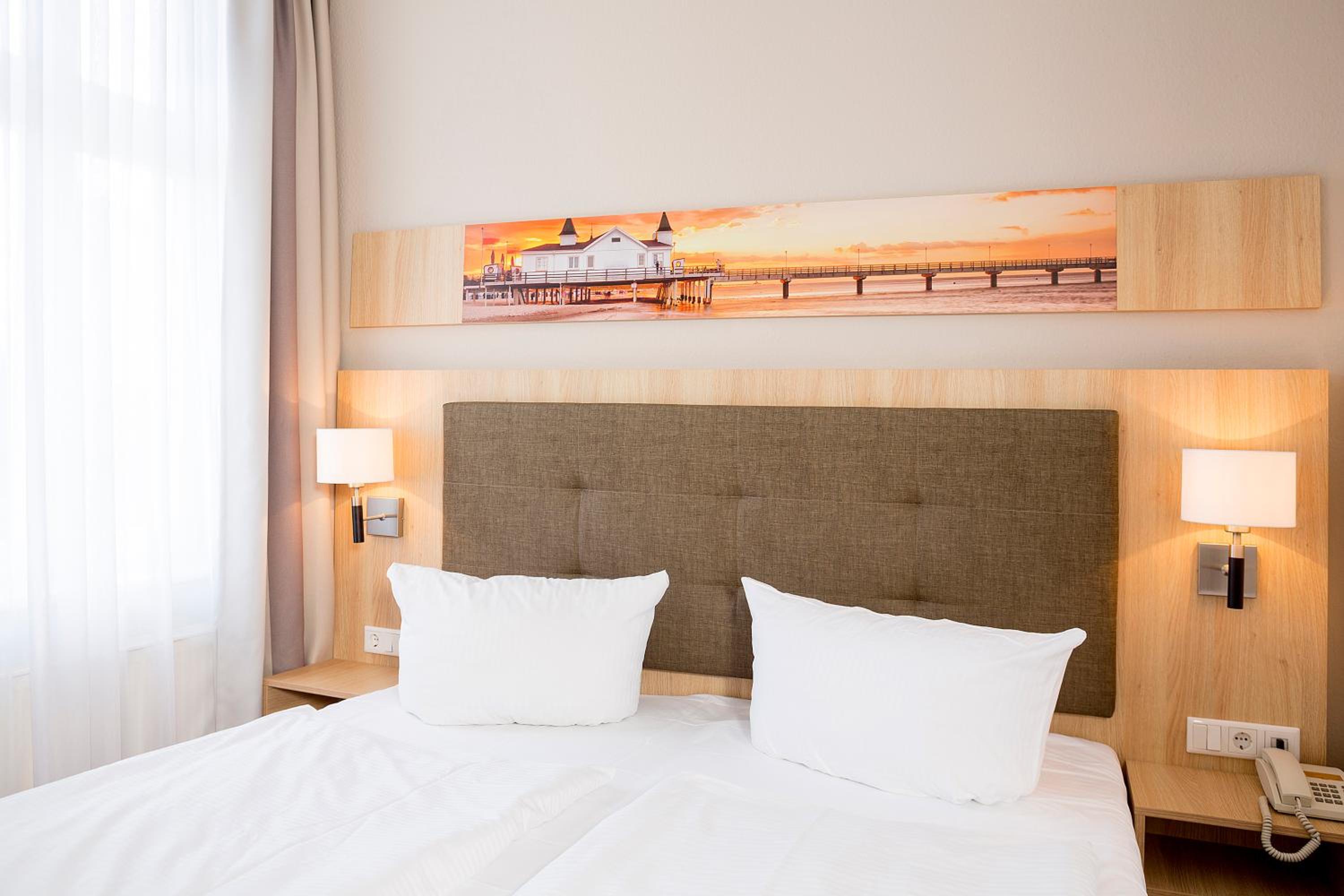 Double Room thumbnail 5