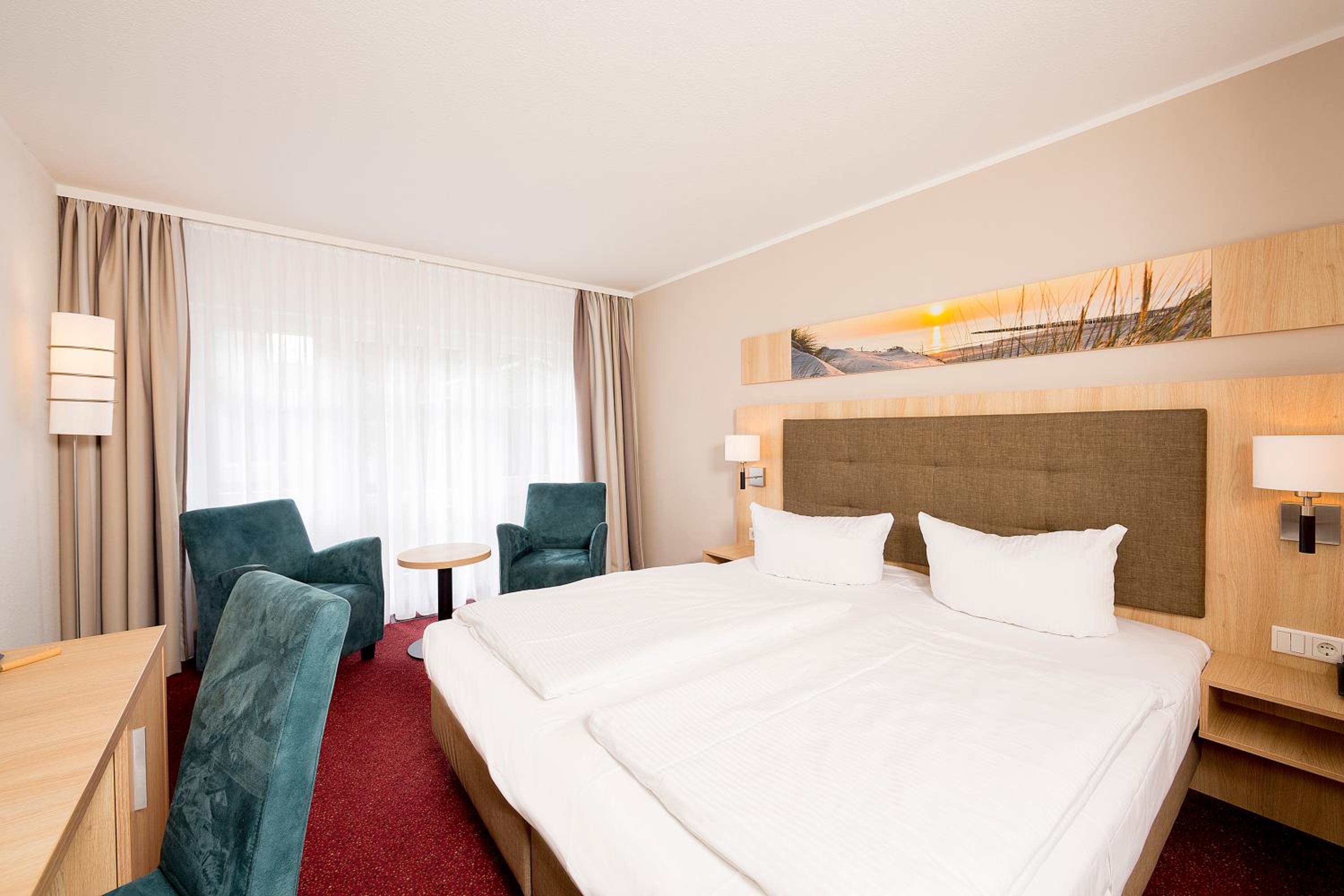 Double Room thumbnail 6