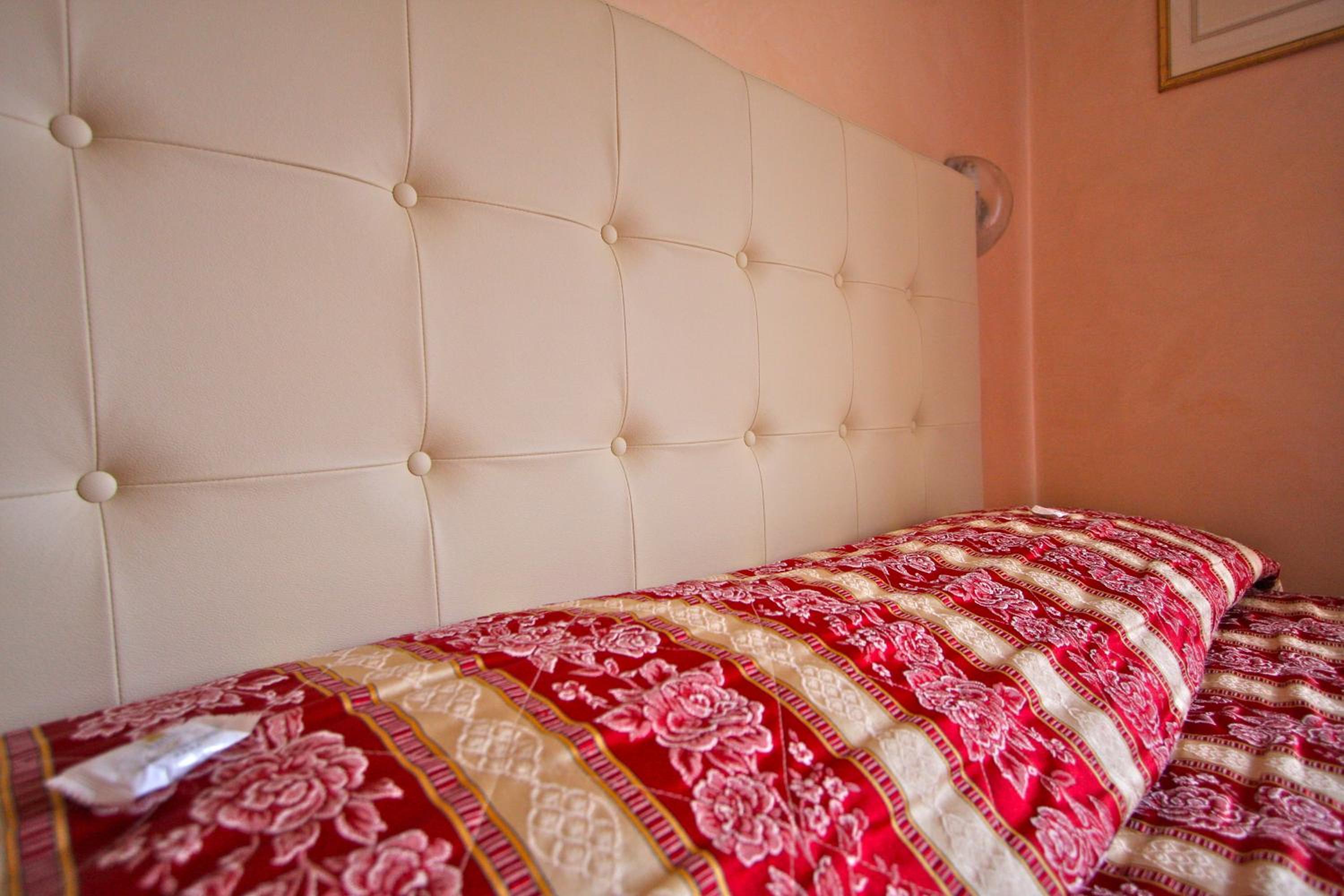 Quadruple Room - Photo 9