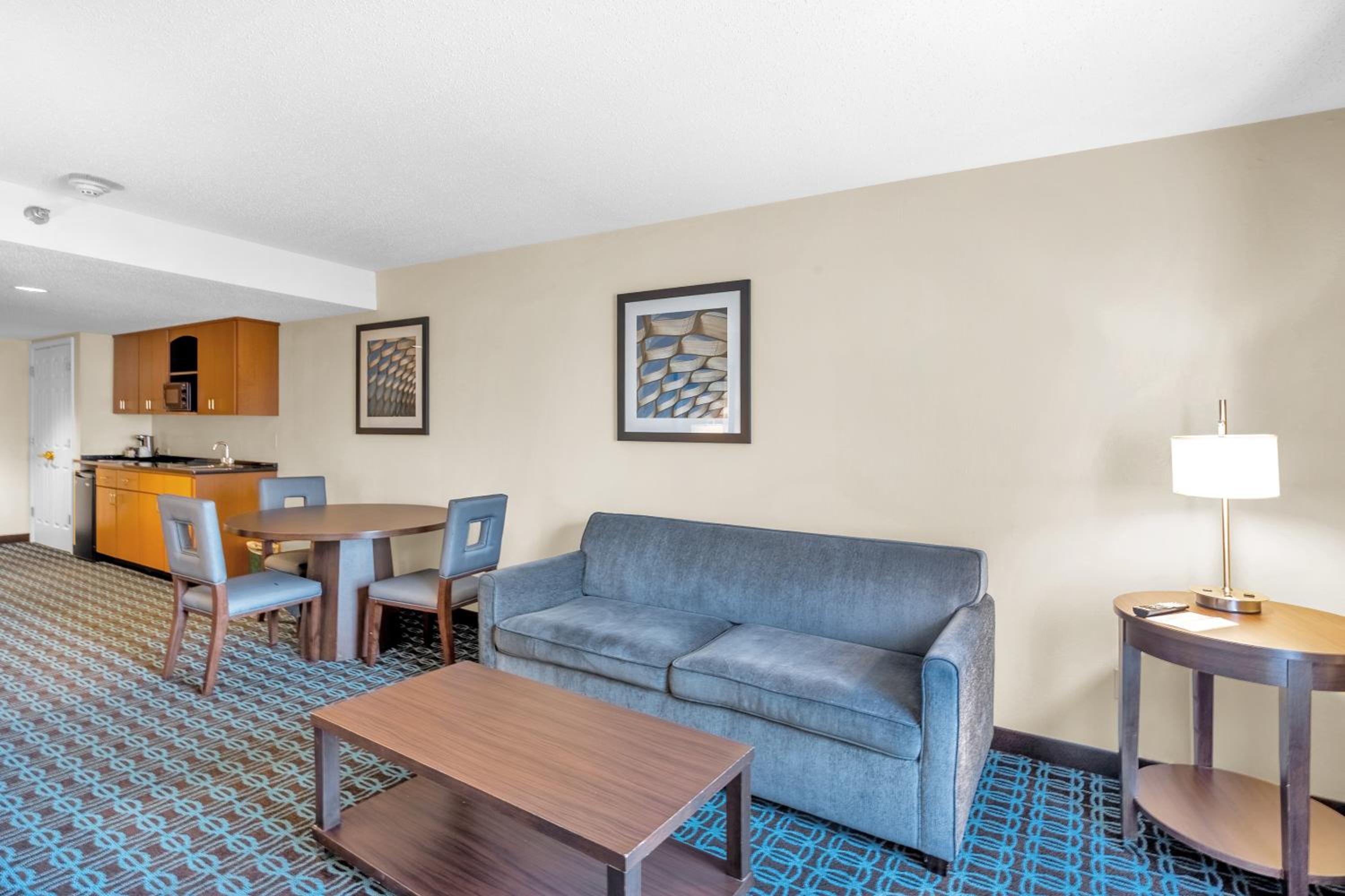 1 King, One Bedroom, Studio Suite, Non-Smoking - Photo 5