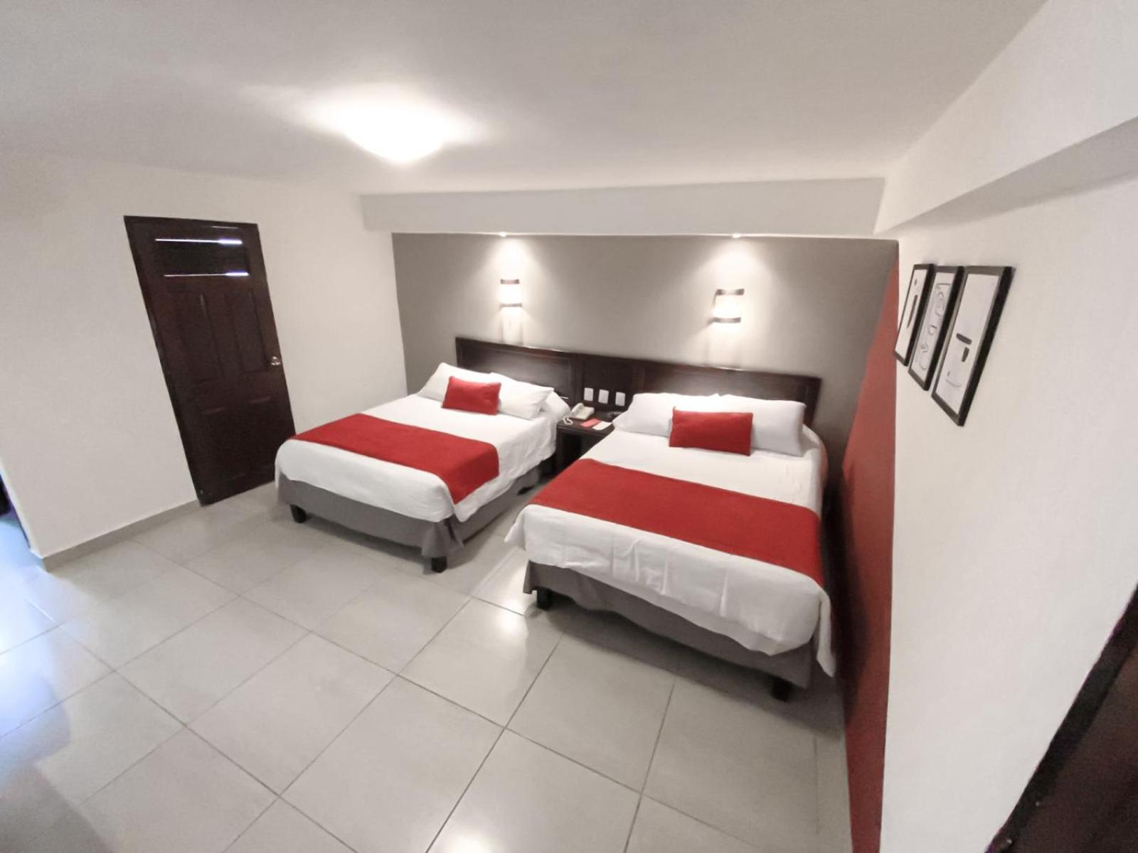 Double Room with Two Double Beds Non Smoking - Photo 3