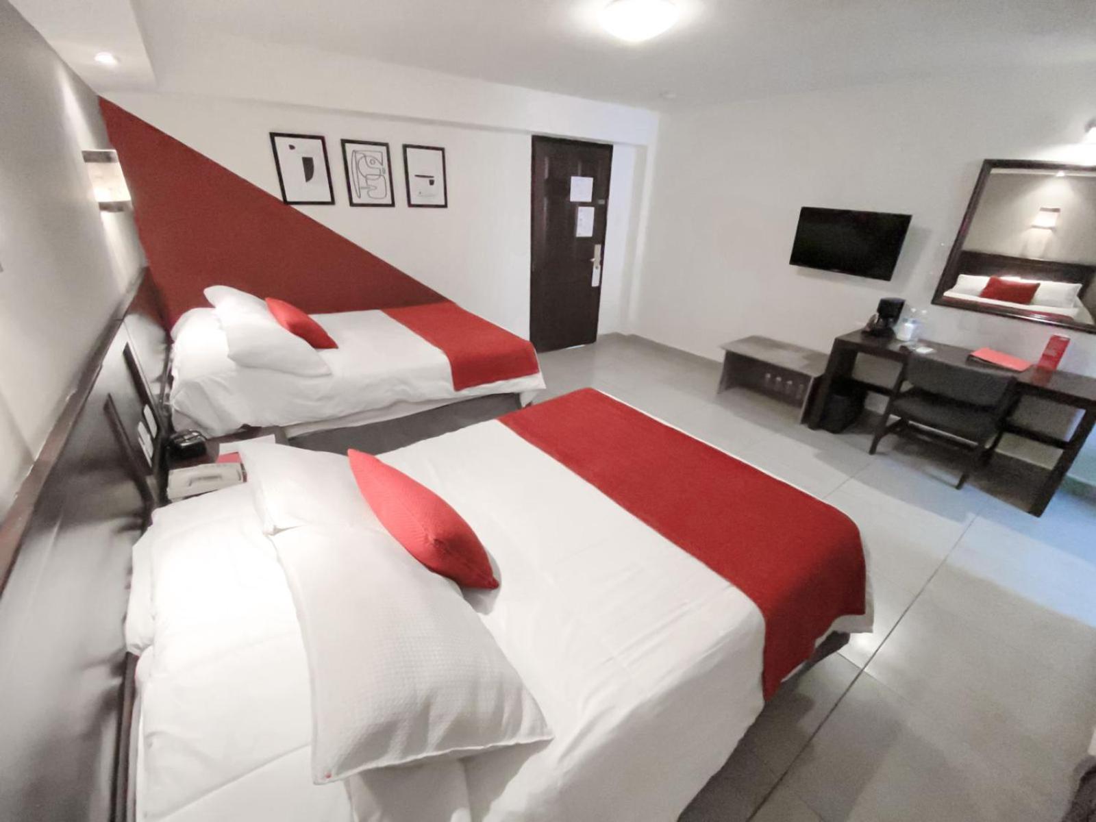 Double Room with Two Double Beds Non Smoking - Photo 2
