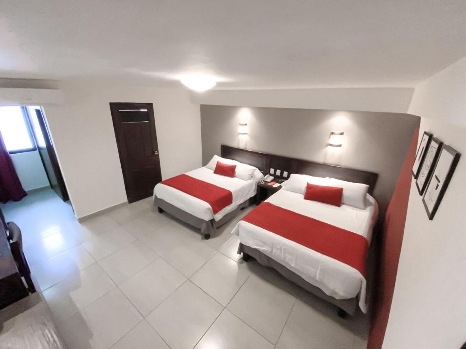 Double Room - Disability Access/Non-Smoking - Photo 2