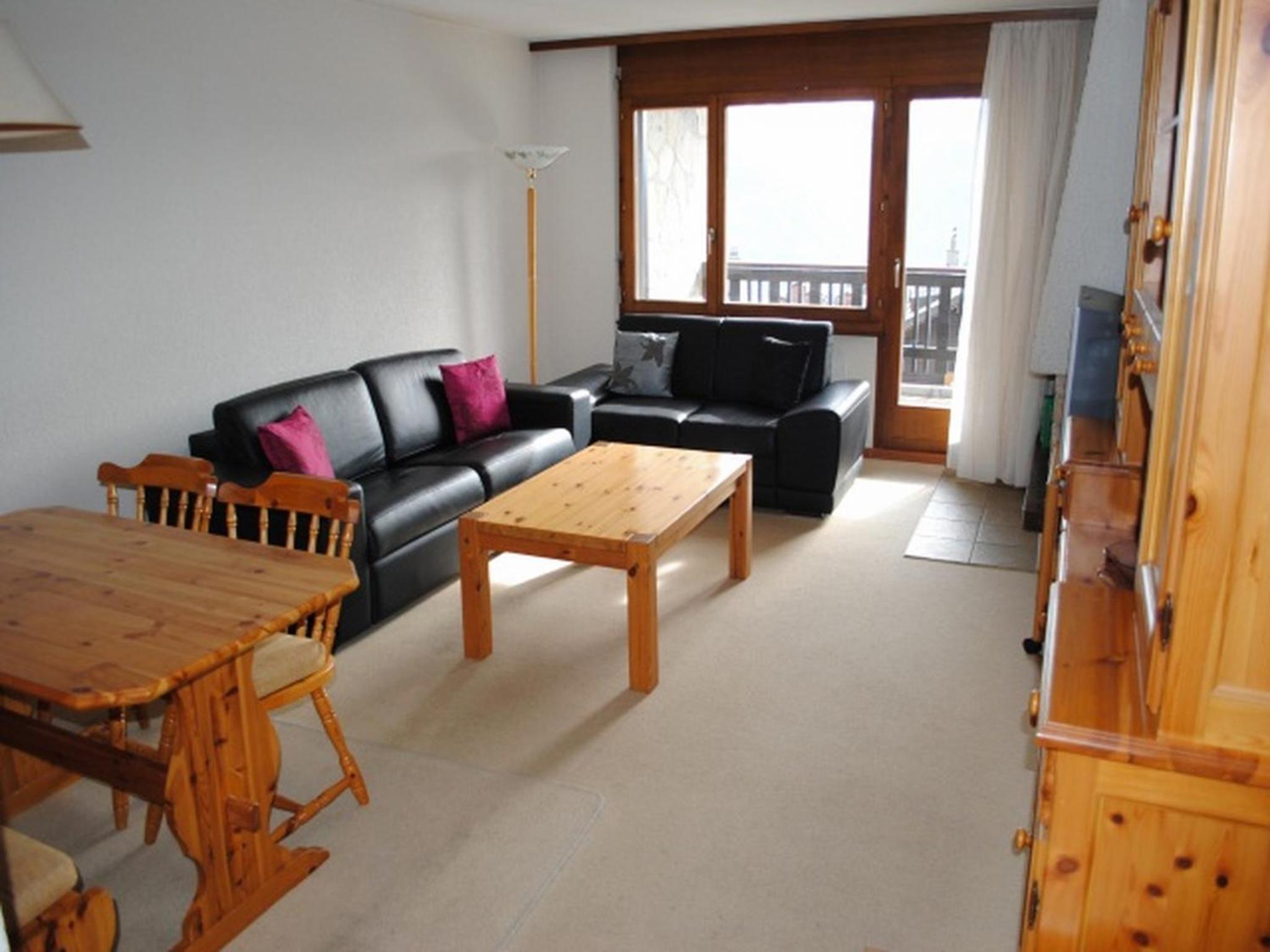 Two-Bedroom Apartment / B10 photo 1