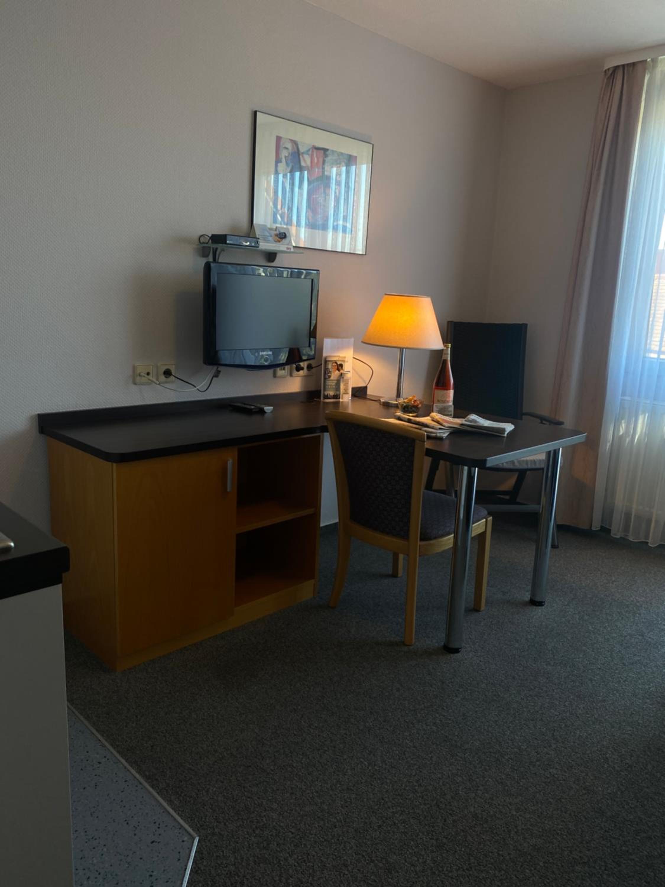 Apartment photo 2