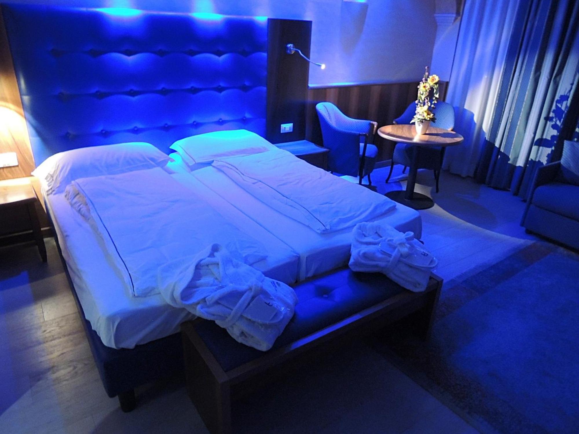 Junior Suite (4 Adults) - Photo 2