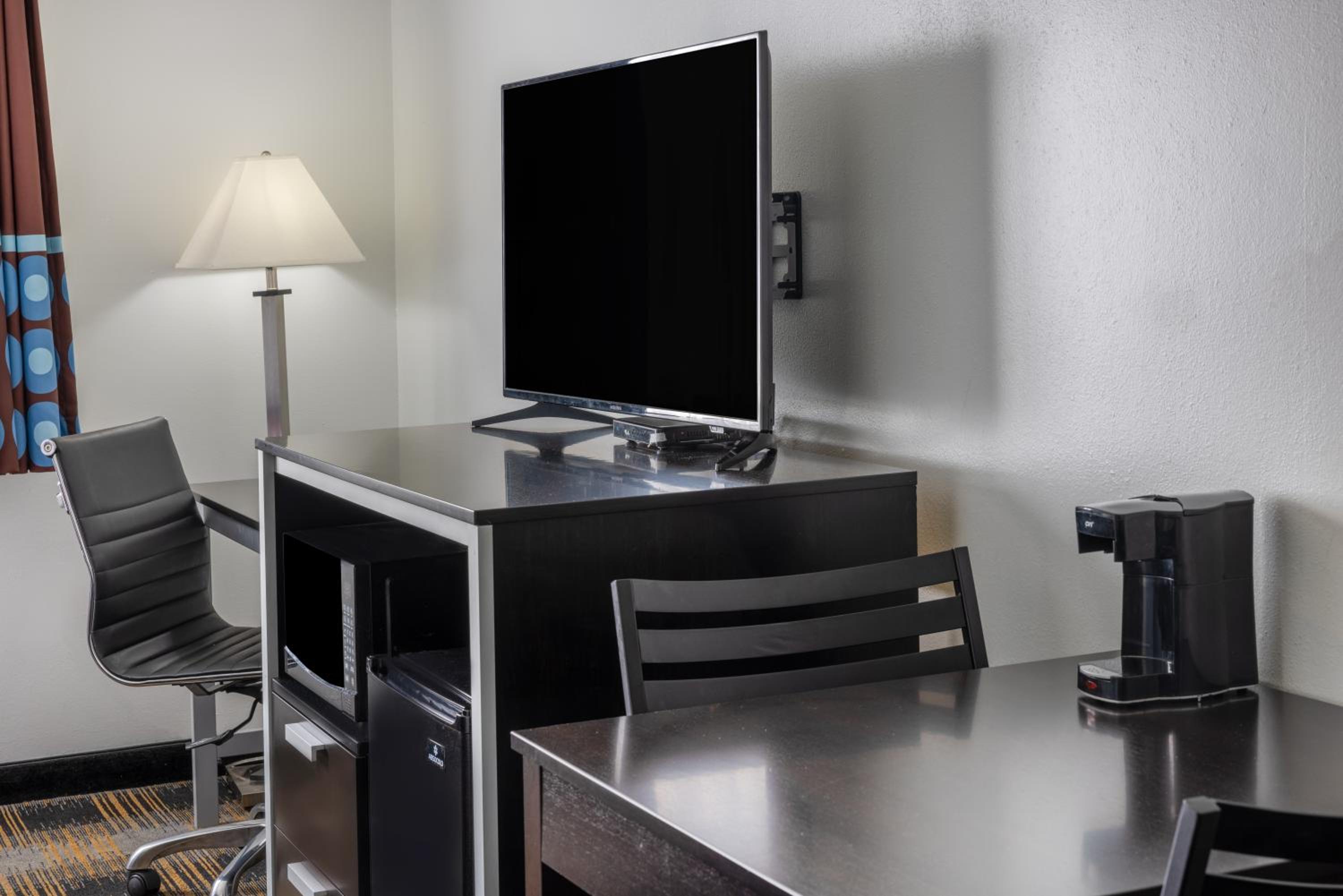 Queen Room - Disability Access/Non-Smoking - Photo 4