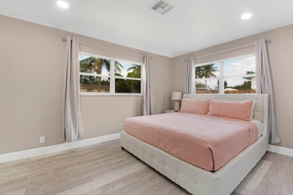 Four-Bedroom House photo 2