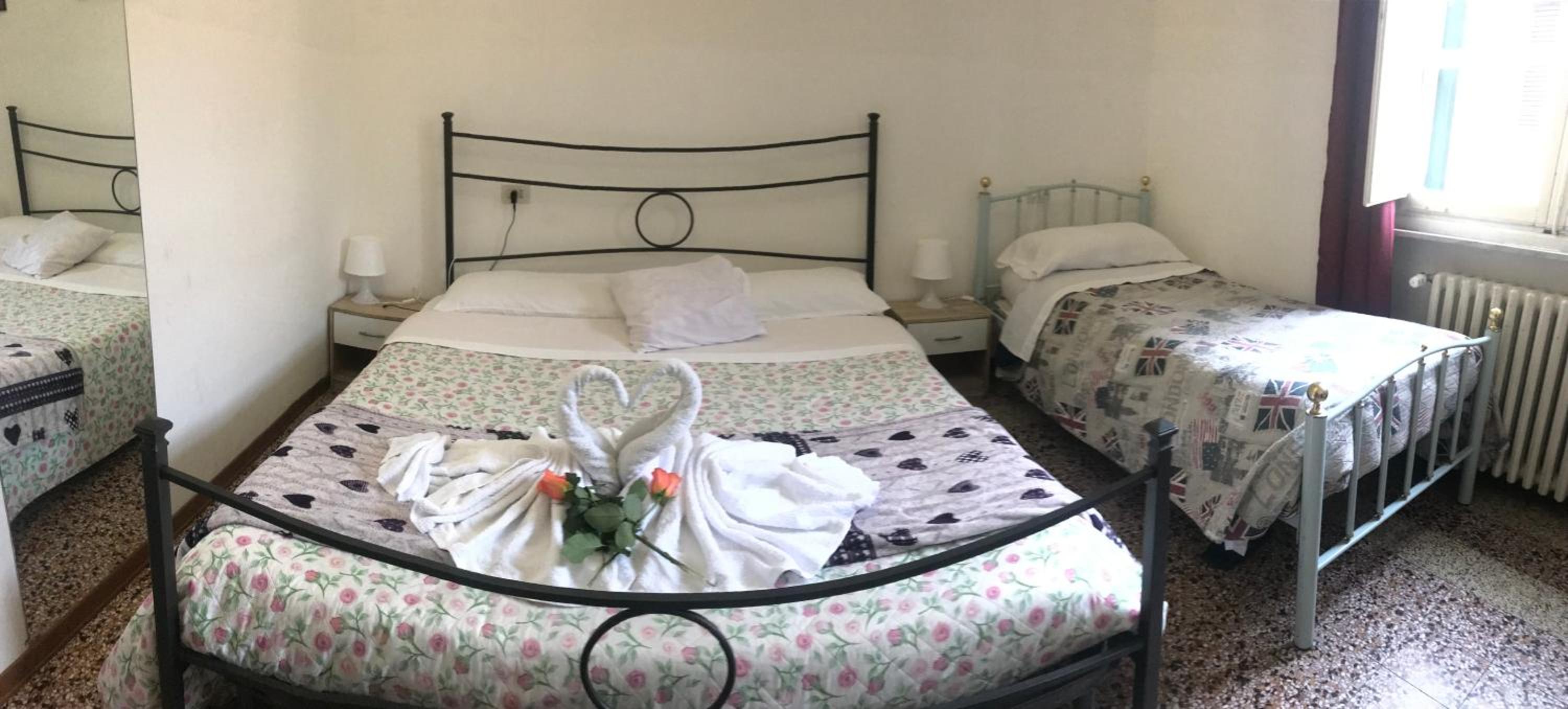 Triple Room with Bathroom photo 2