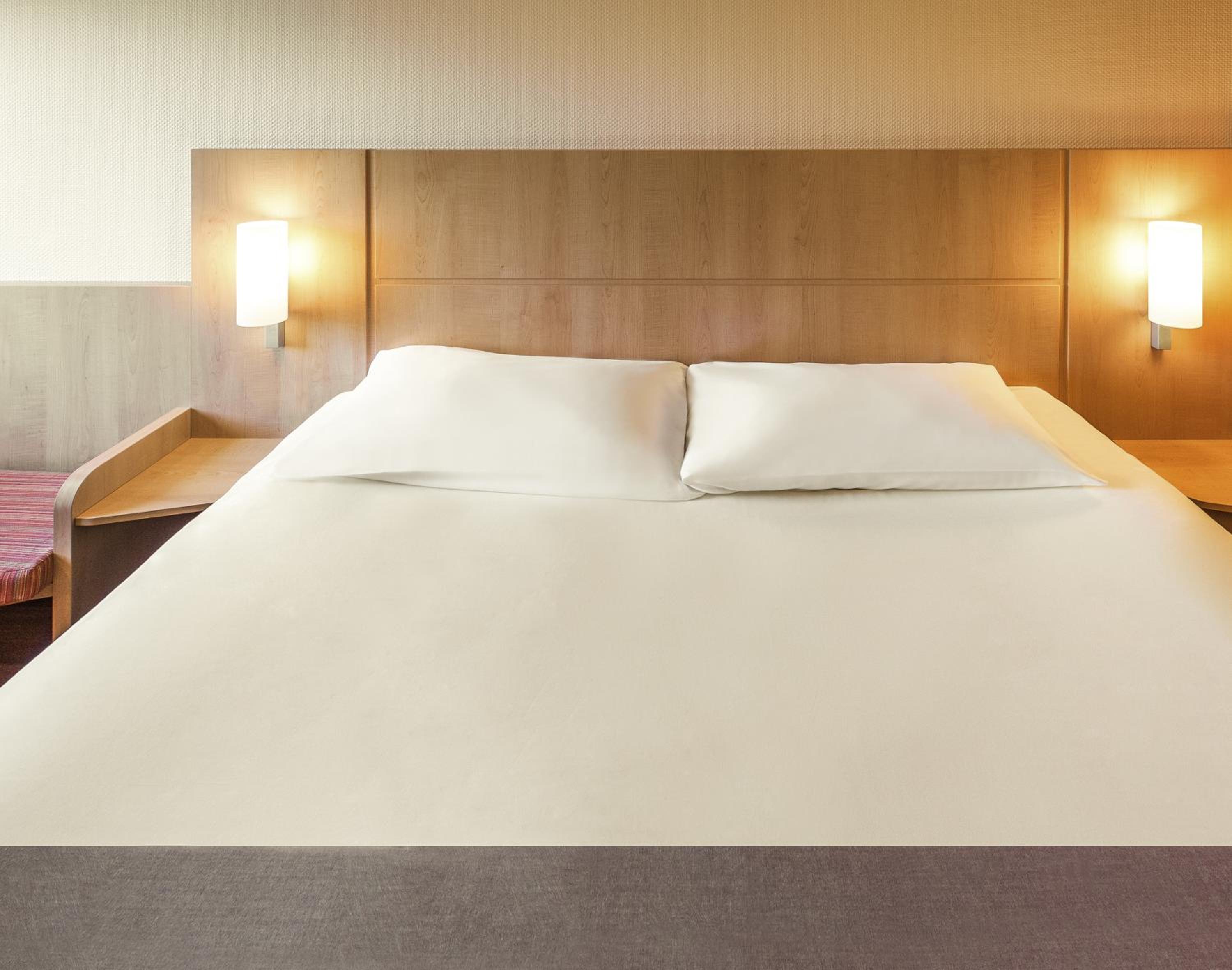 Double or Twin Room with Sofa Bed - Photo 6