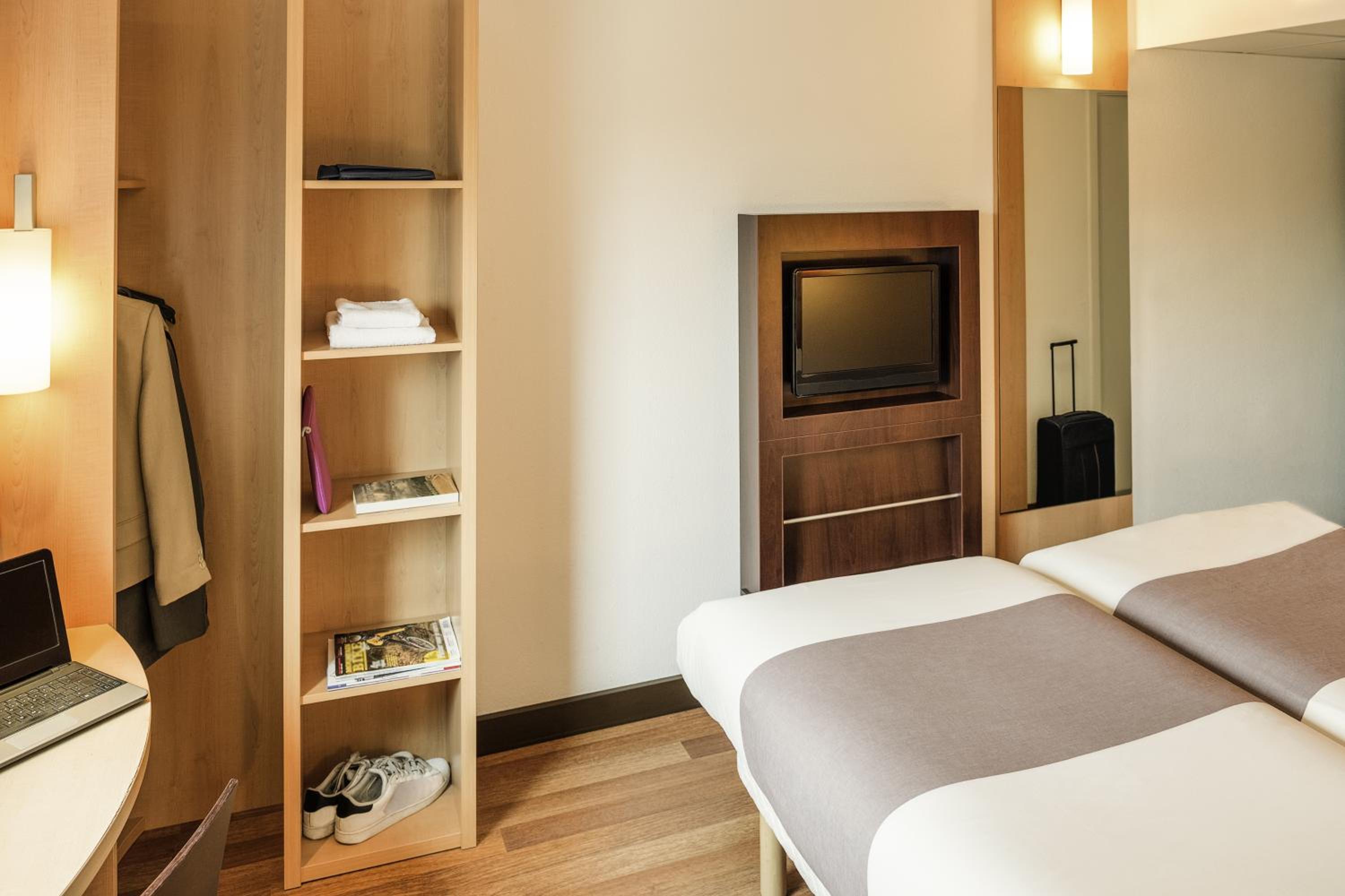 Double Room - Photo 5
