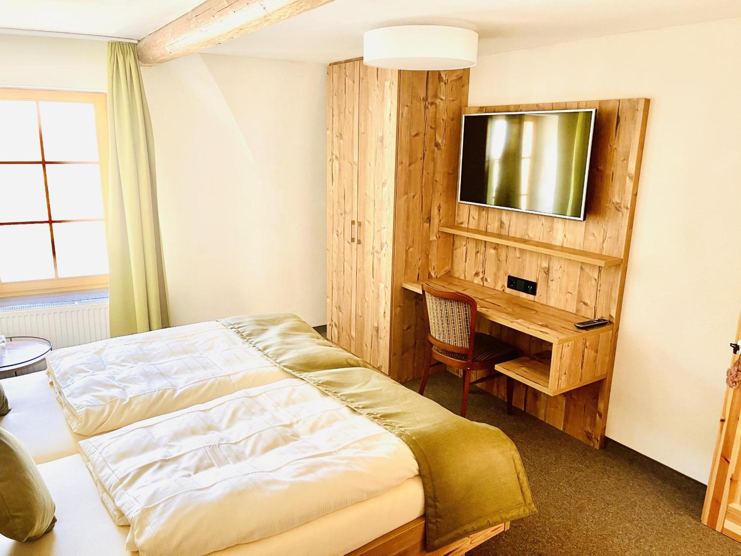 Double Room with Private Bathroom photo 2