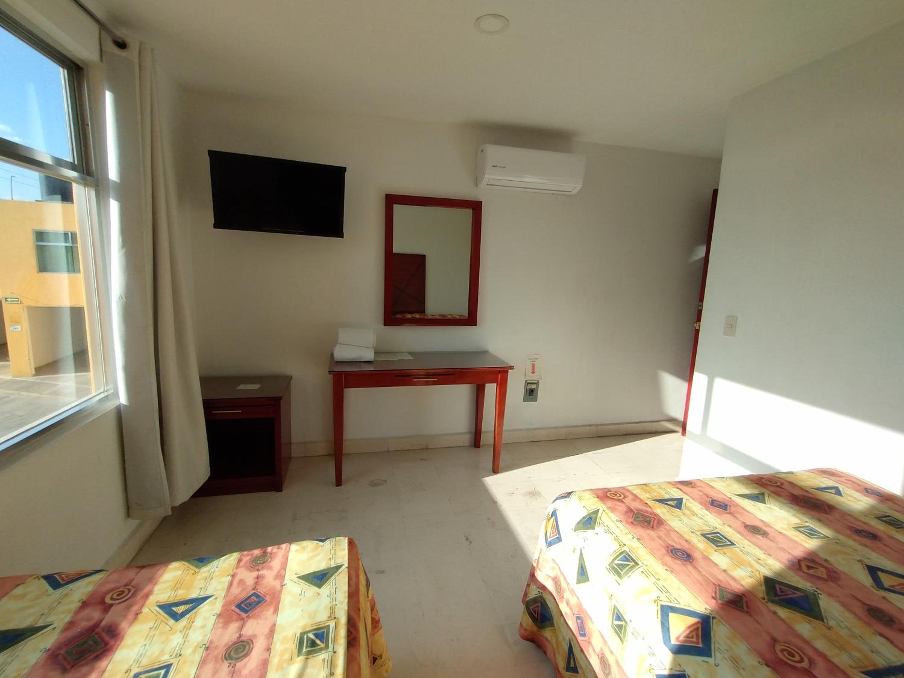 Twin Room - Photo 5