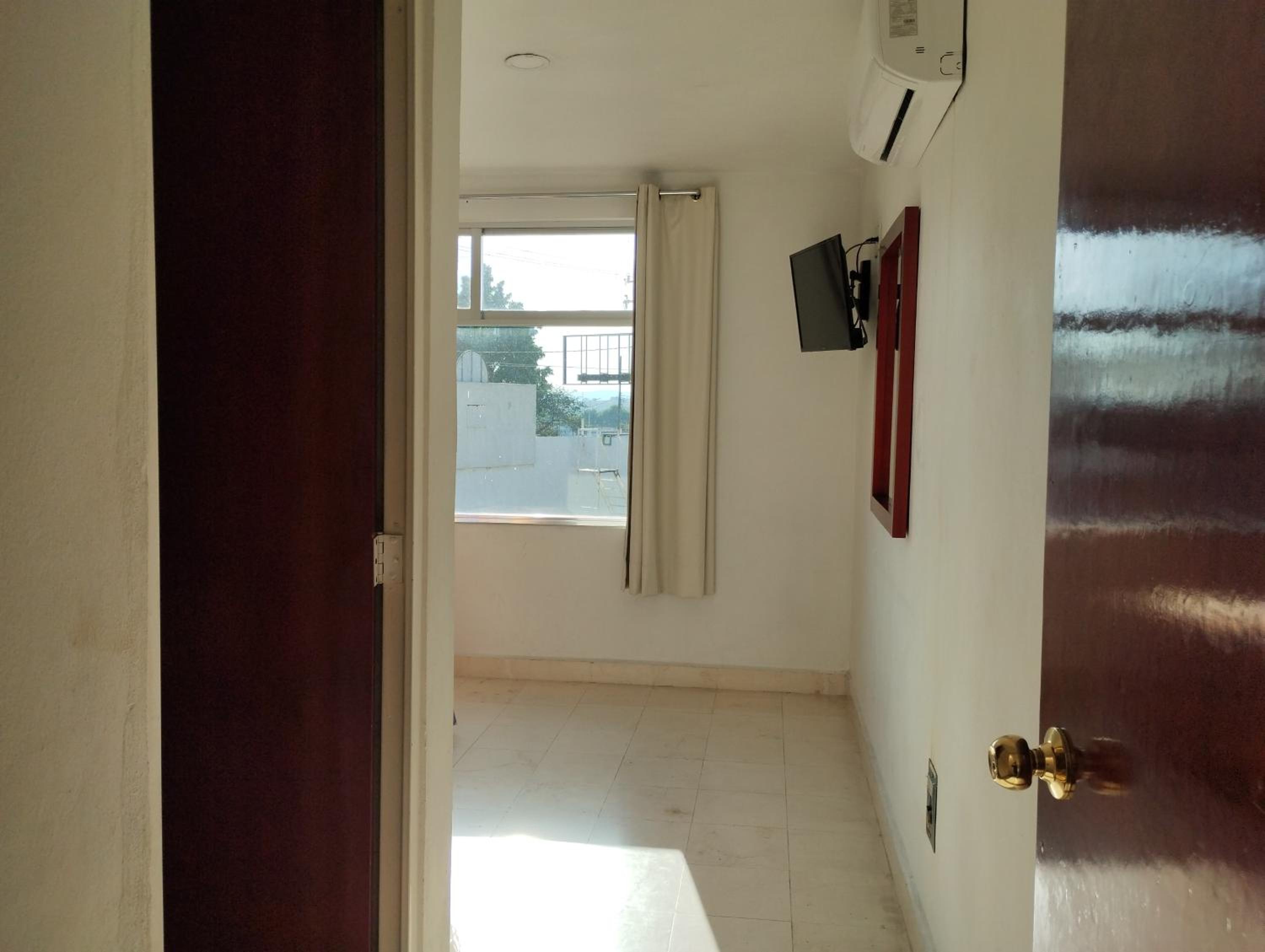 Standard Double Room - Photo 6