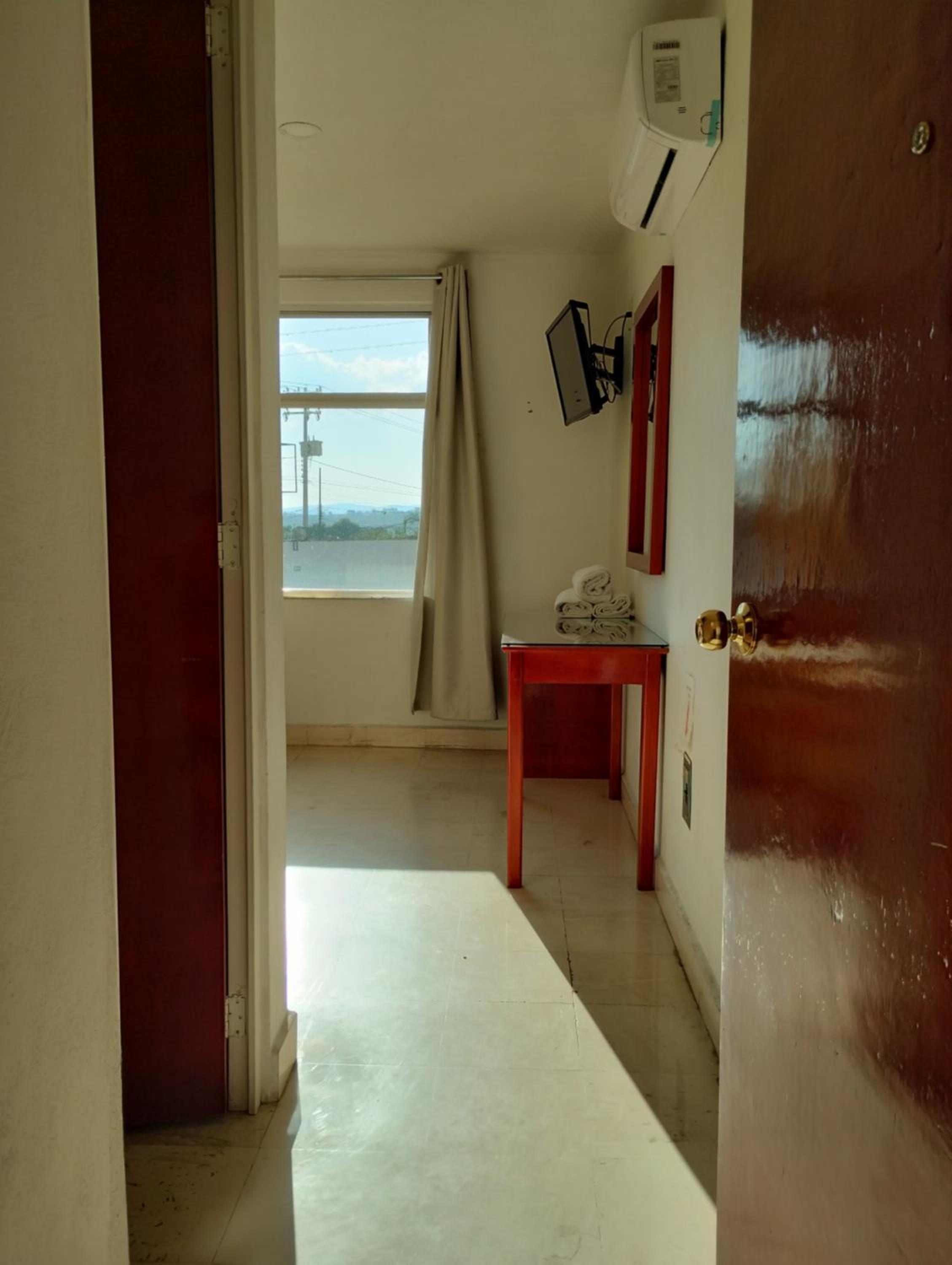 Twin Room - Photo 4