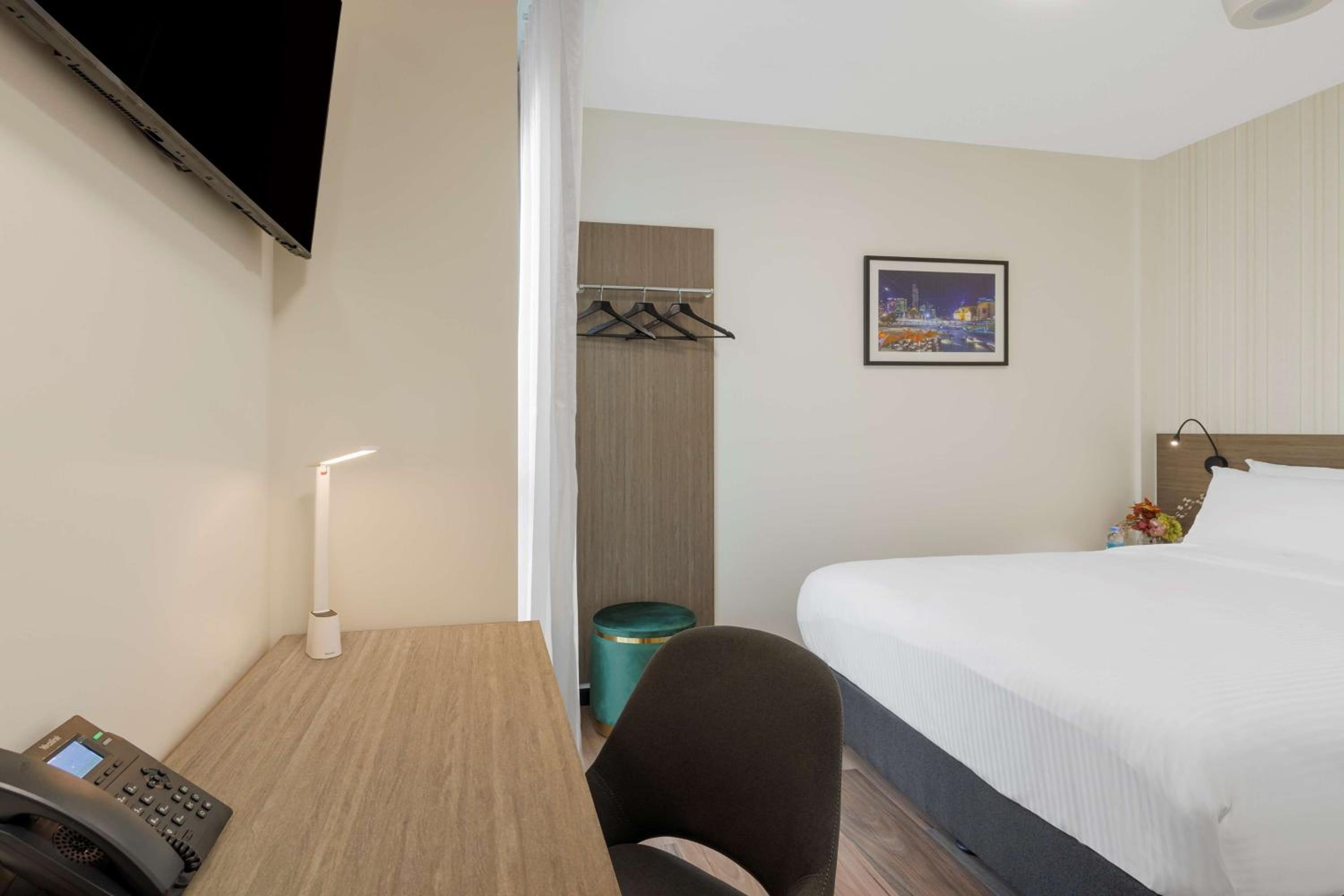 Executive Queen Room - Photo 2