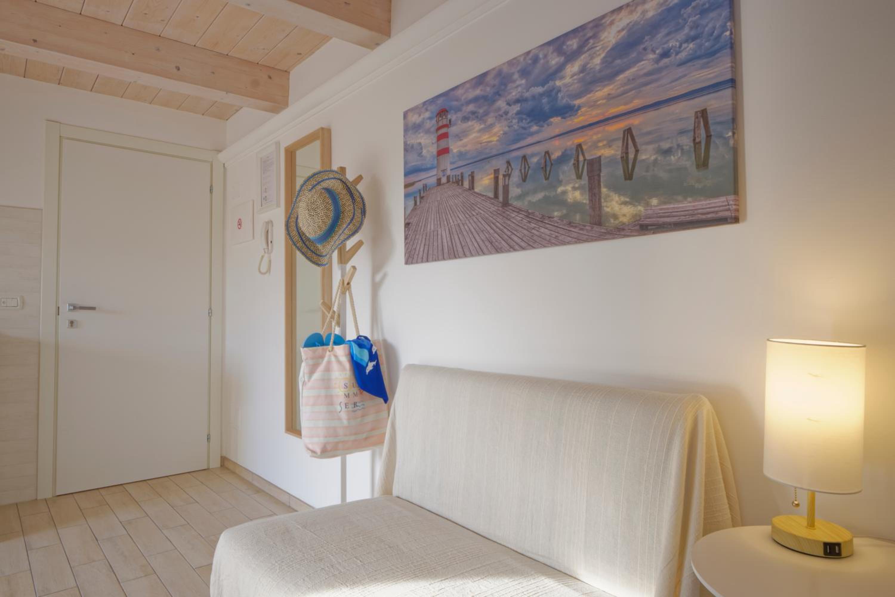 Large Double Room photo 1