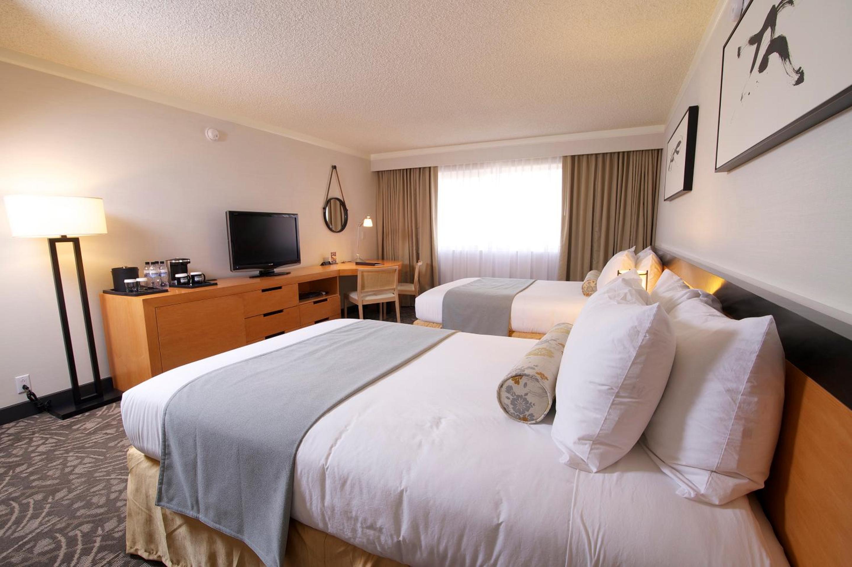 Executive Room with Two Double Beds - Photo 3