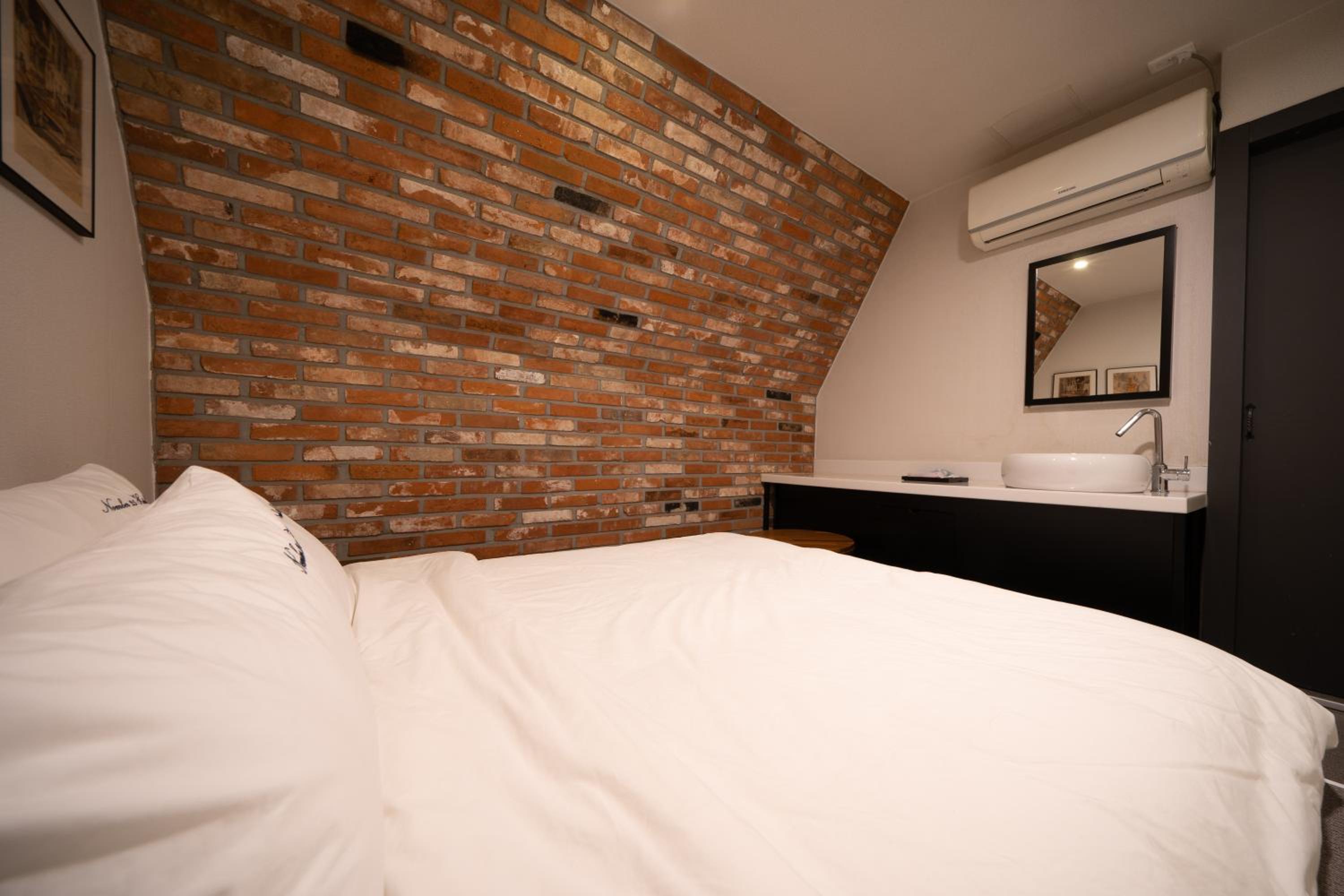 Deluxe Family Room - Photo 4