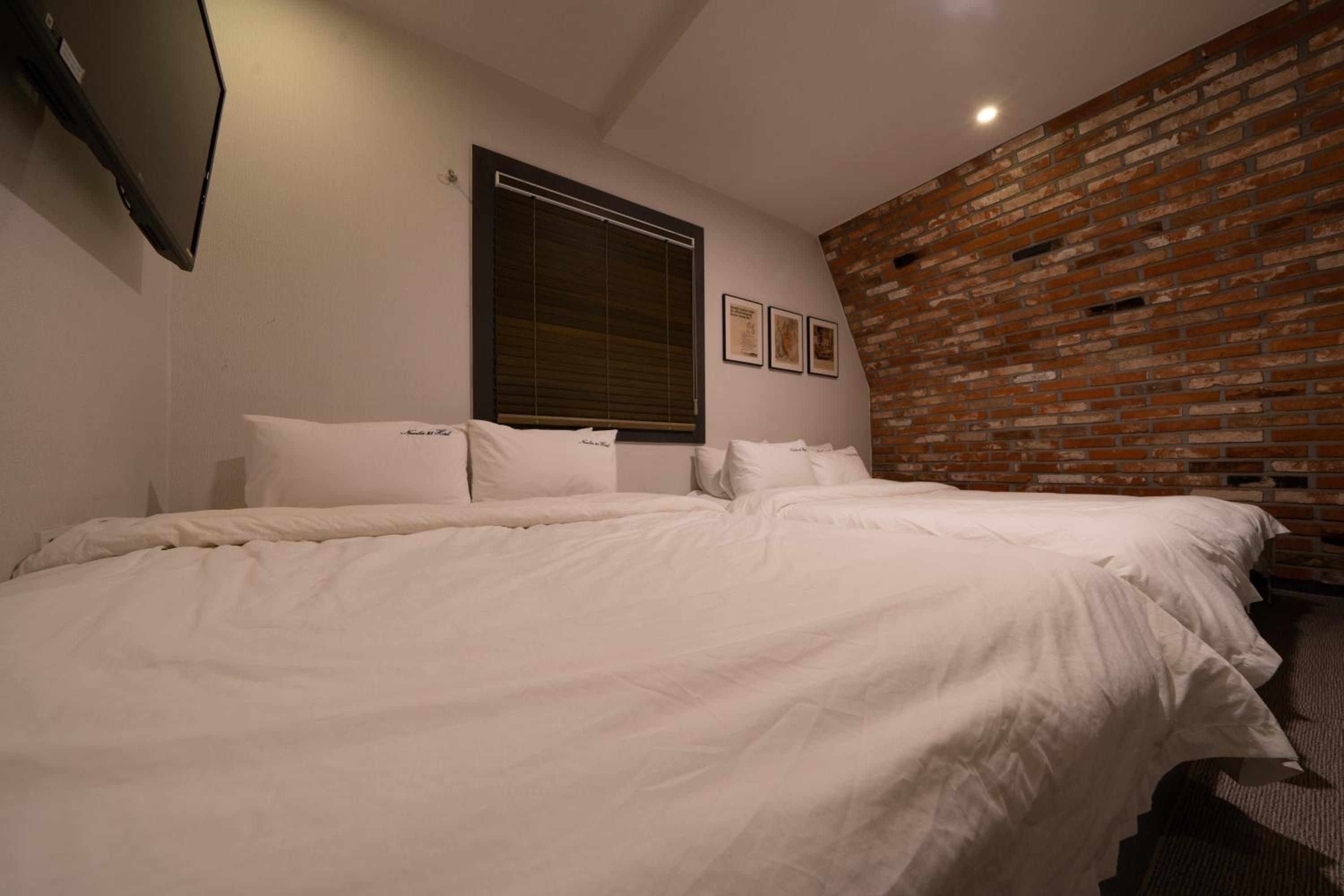 Deluxe Family Room - Photo 6