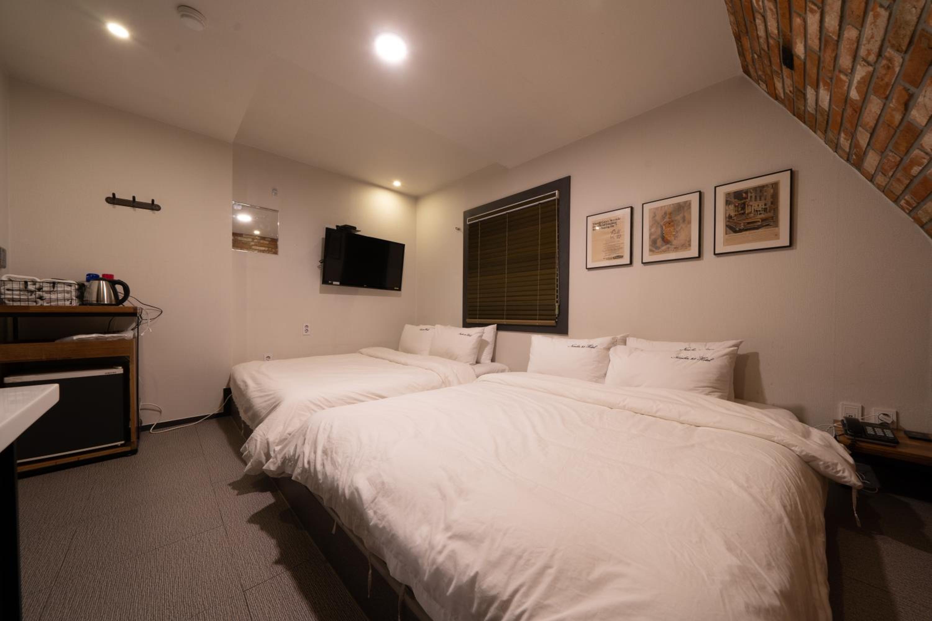 Deluxe Family Room - Photo 3