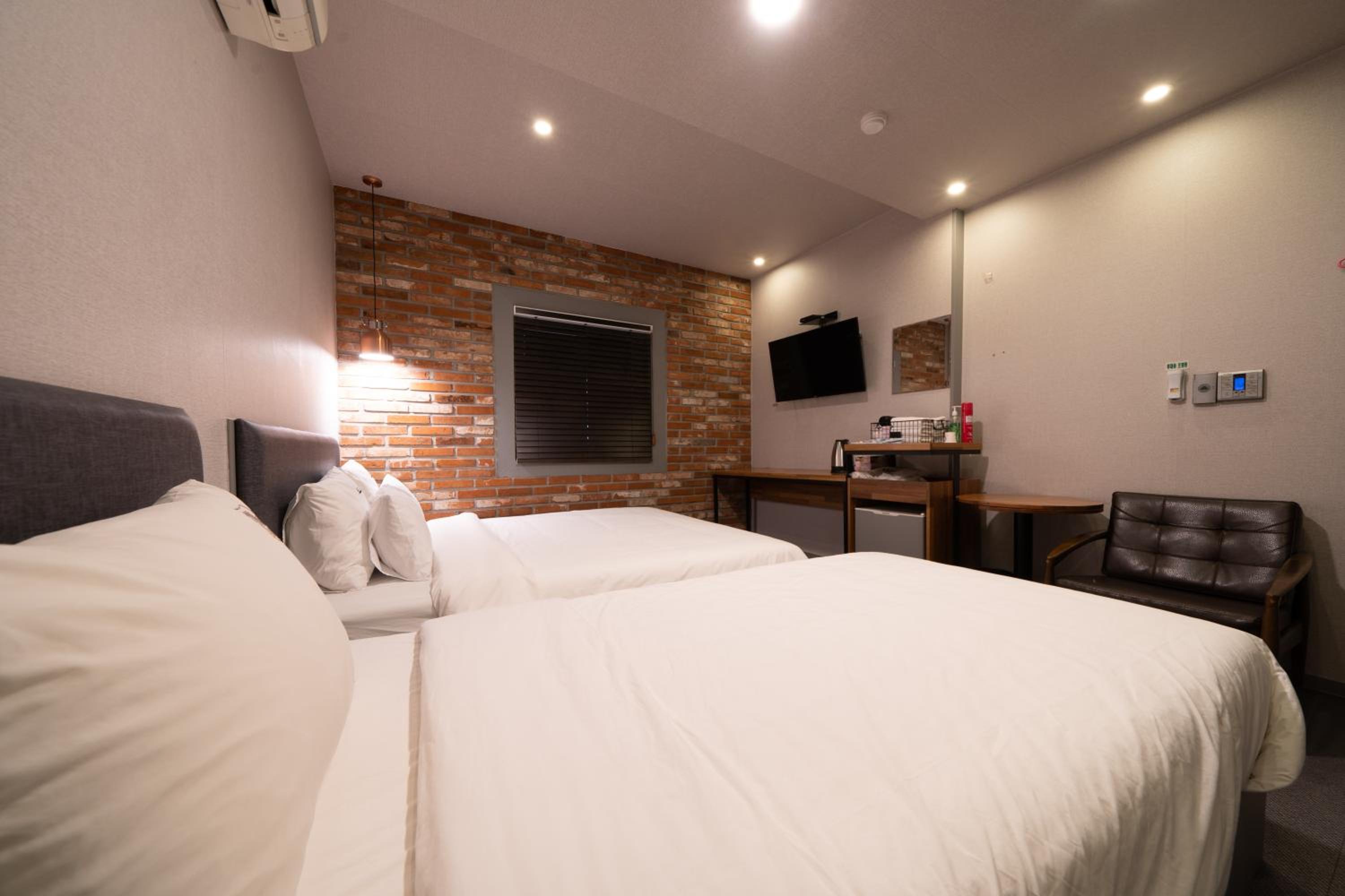 Deluxe Twin Room - Photo 5