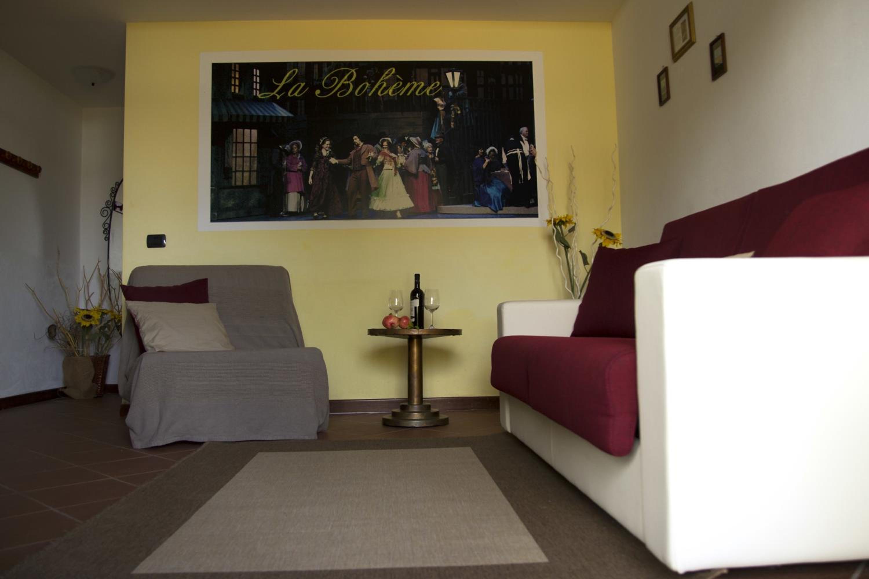 Suite - Split Level - Photo 6